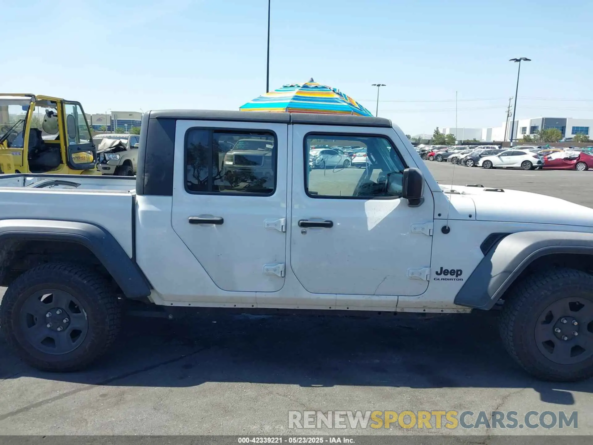14 Photograph of a damaged car 1C6HJTAGXLL197315 JEEP GLADIATOR 2020