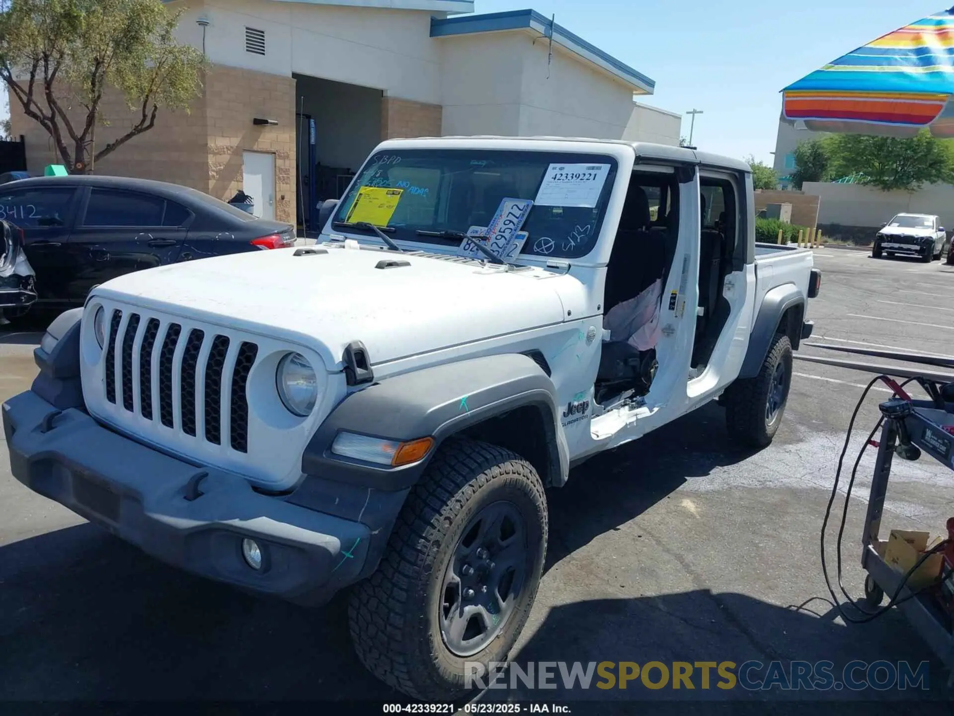 2 Photograph of a damaged car 1C6HJTAGXLL197315 JEEP GLADIATOR 2020