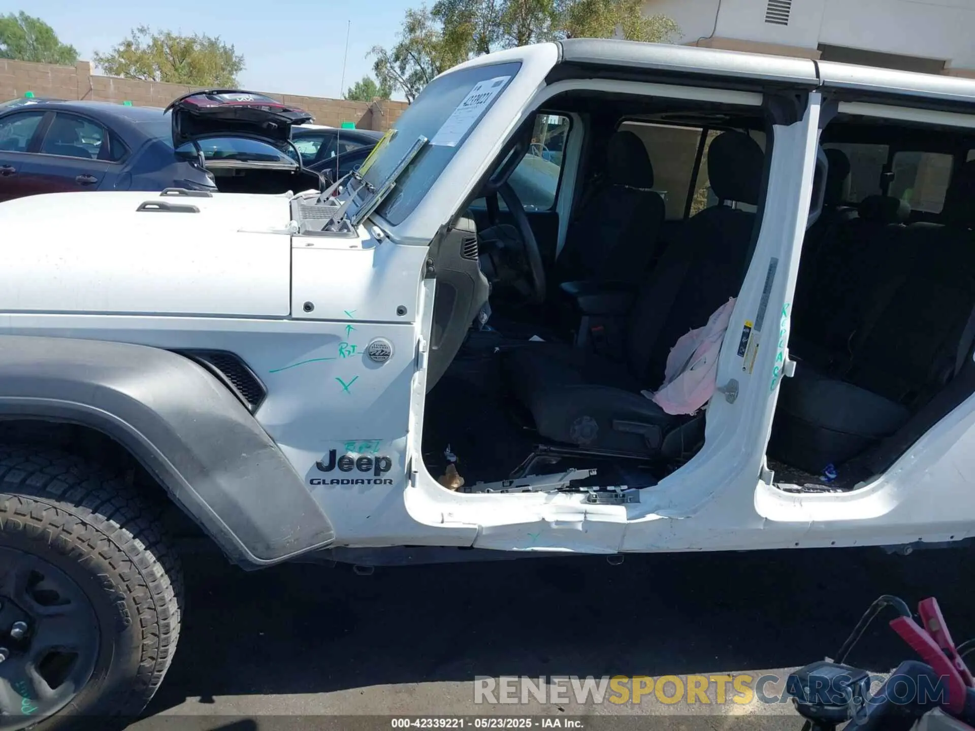 6 Photograph of a damaged car 1C6HJTAGXLL197315 JEEP GLADIATOR 2020