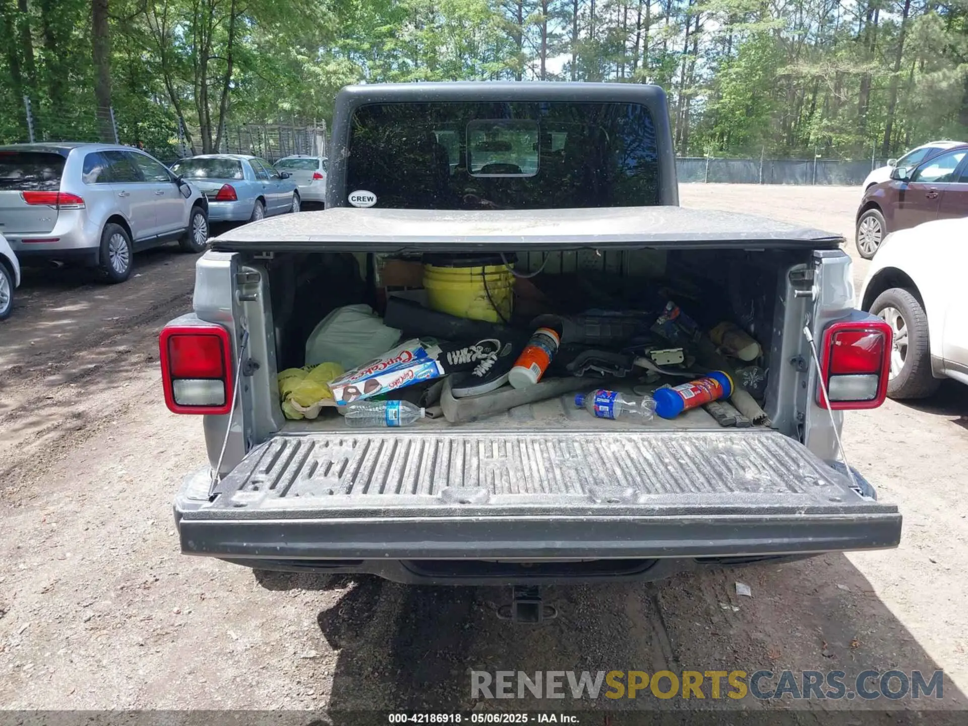 16 Photograph of a damaged car 1C6HJTAGXLL199209 JEEP GLADIATOR 2020