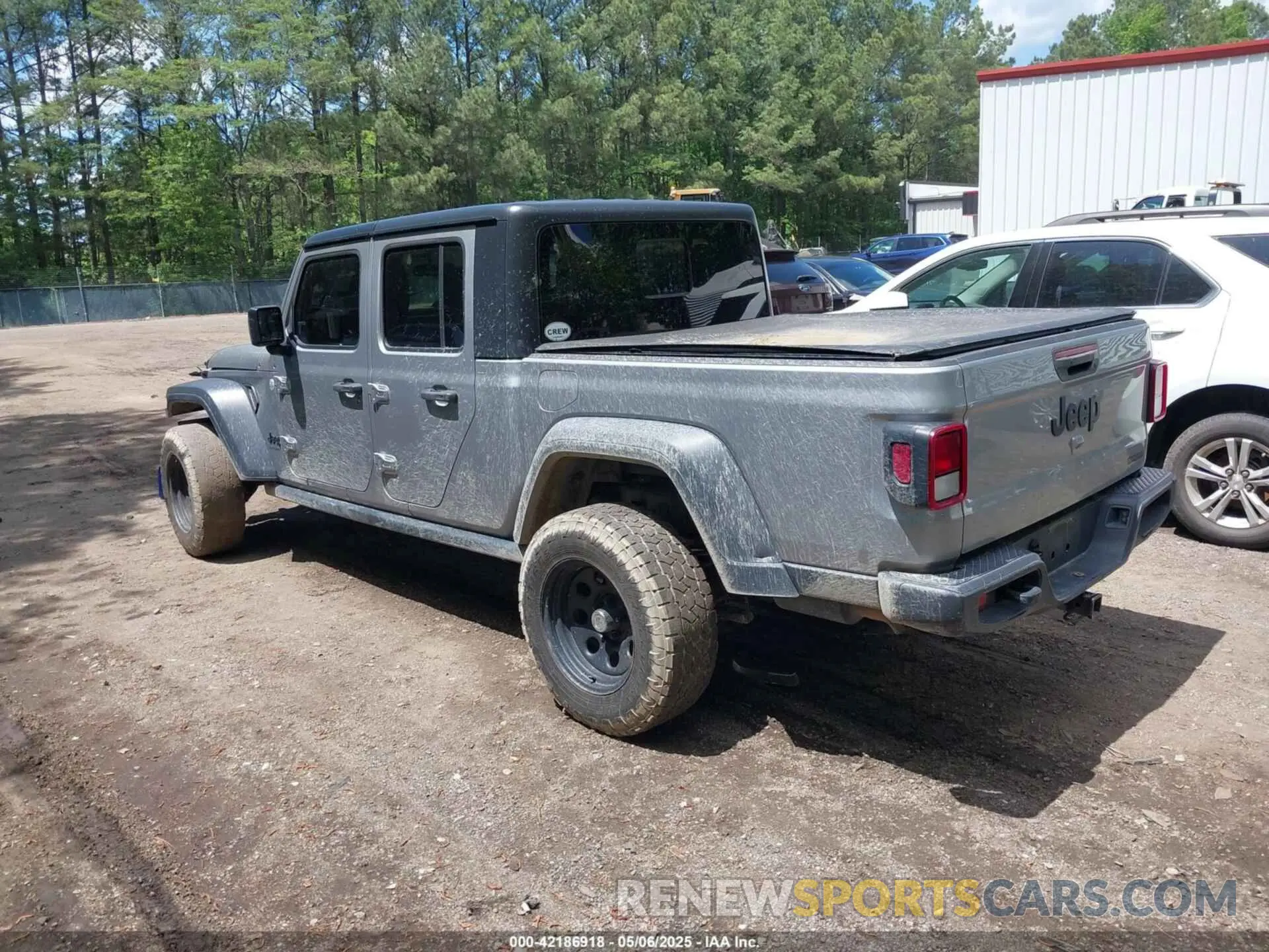 3 Photograph of a damaged car 1C6HJTAGXLL199209 JEEP GLADIATOR 2020