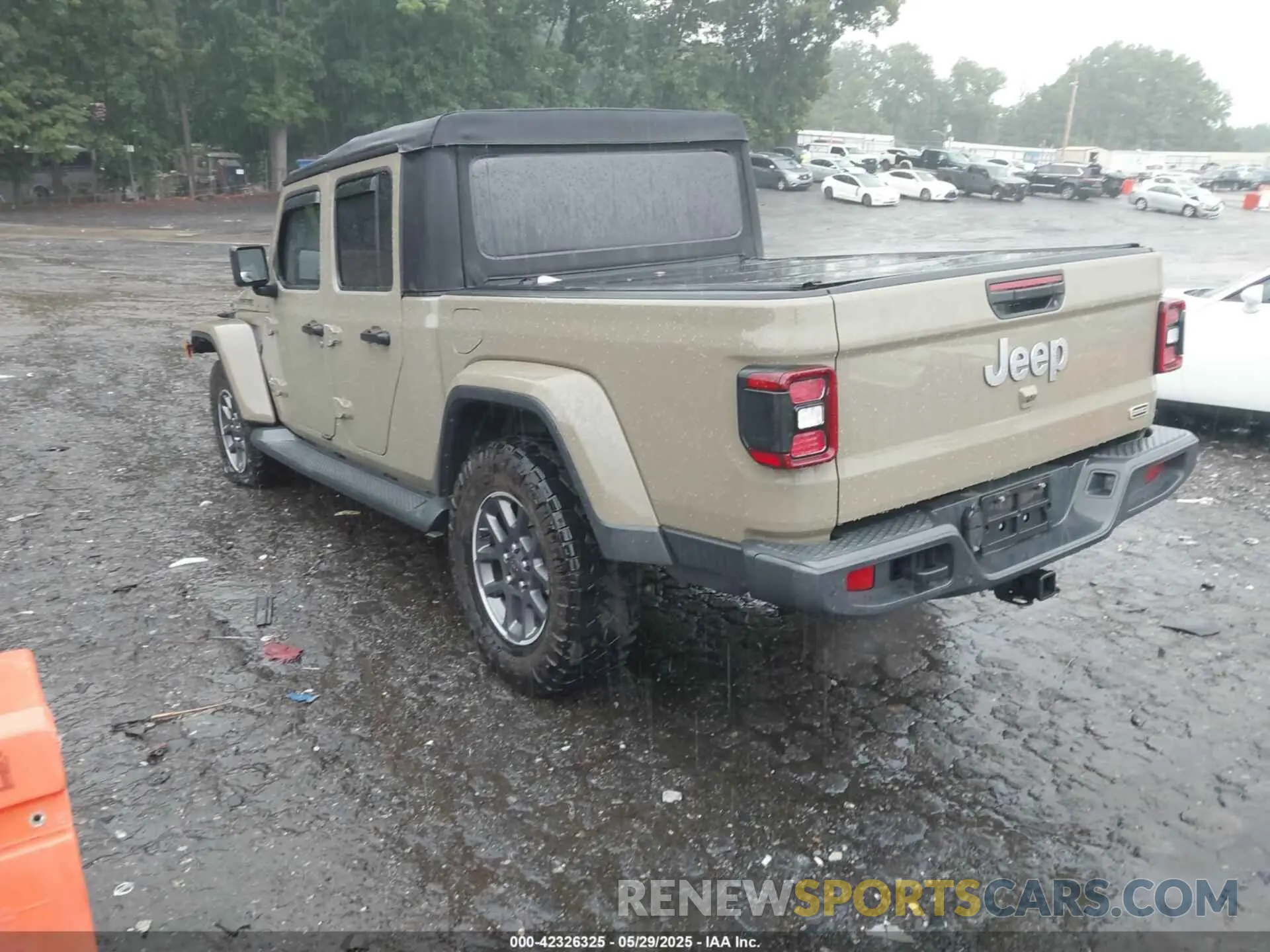 3 Photograph of a damaged car 1C6HJTFG0LL160699 JEEP GLADIATOR 2020