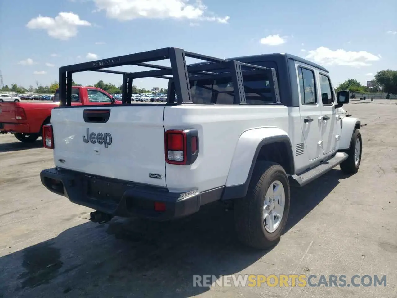 4 Photograph of a damaged car 1C6HJTFG0LL188857 JEEP GLADIATOR 2020