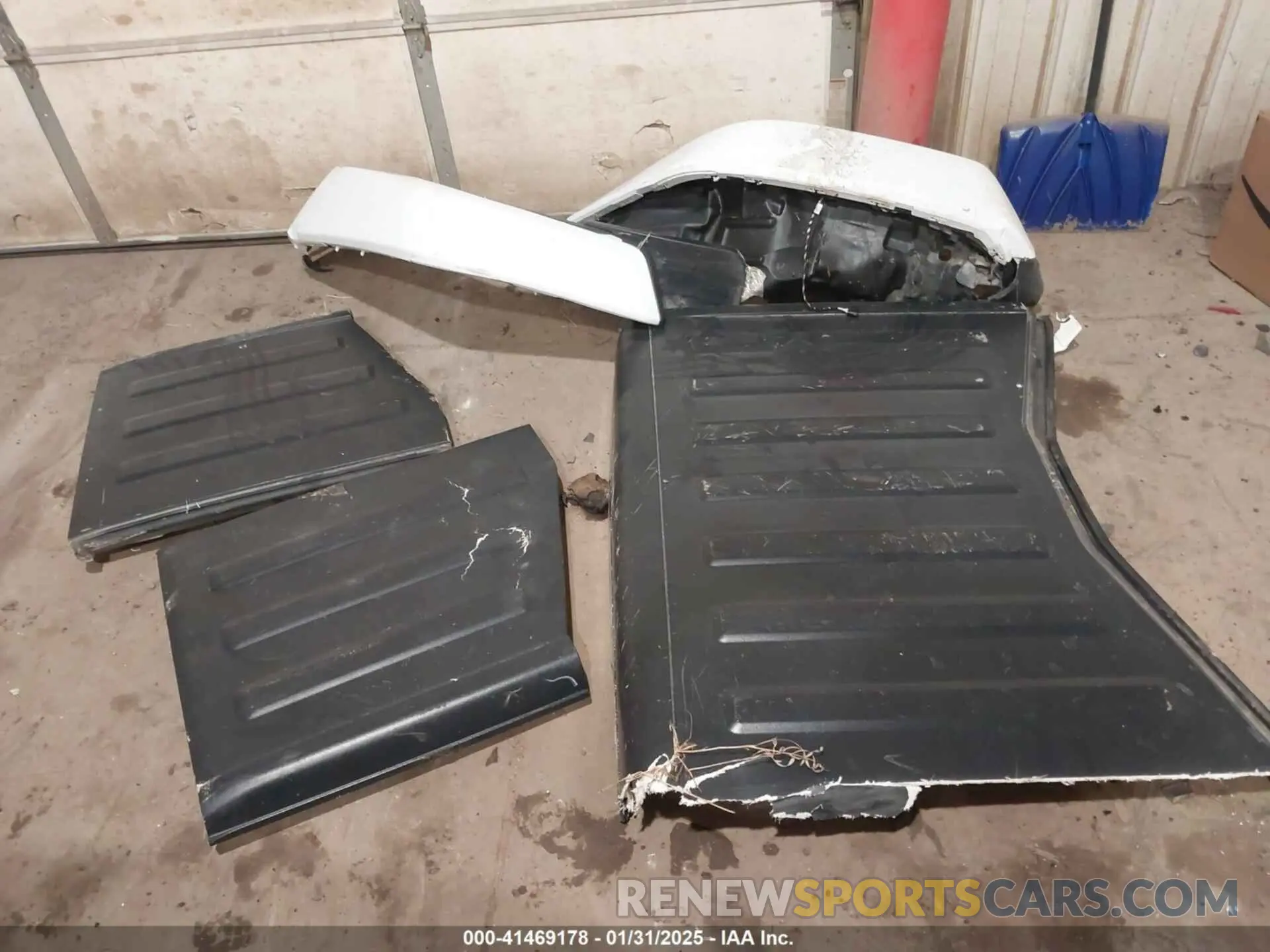 12 Photograph of a damaged car 1C6HJTFG4LL195293 JEEP GLADIATOR 2020