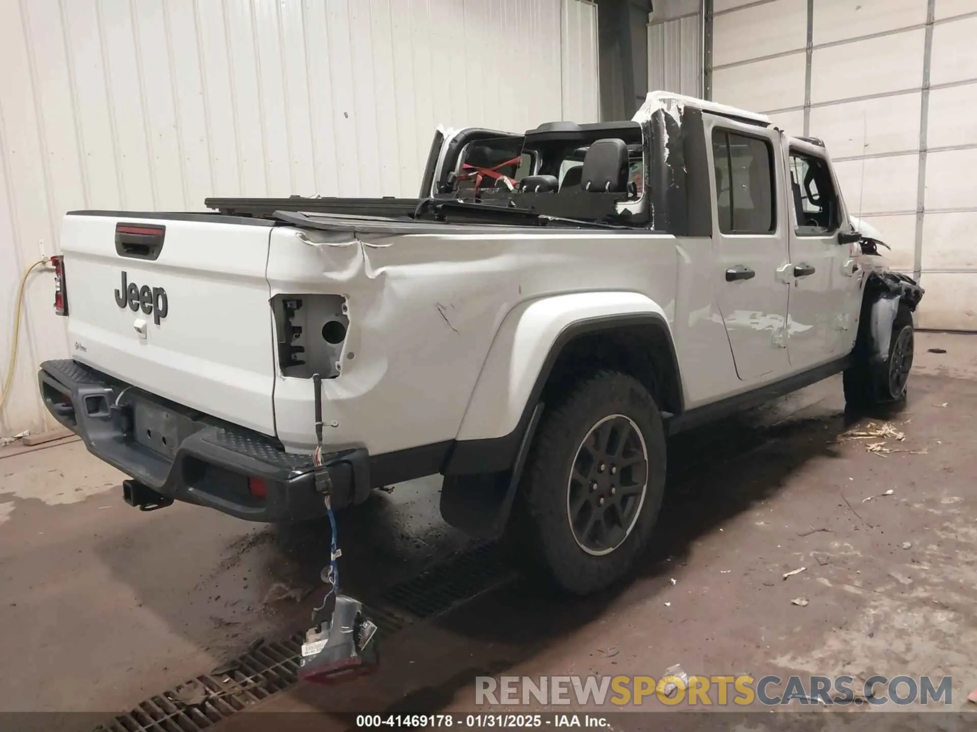 4 Photograph of a damaged car 1C6HJTFG4LL195293 JEEP GLADIATOR 2020