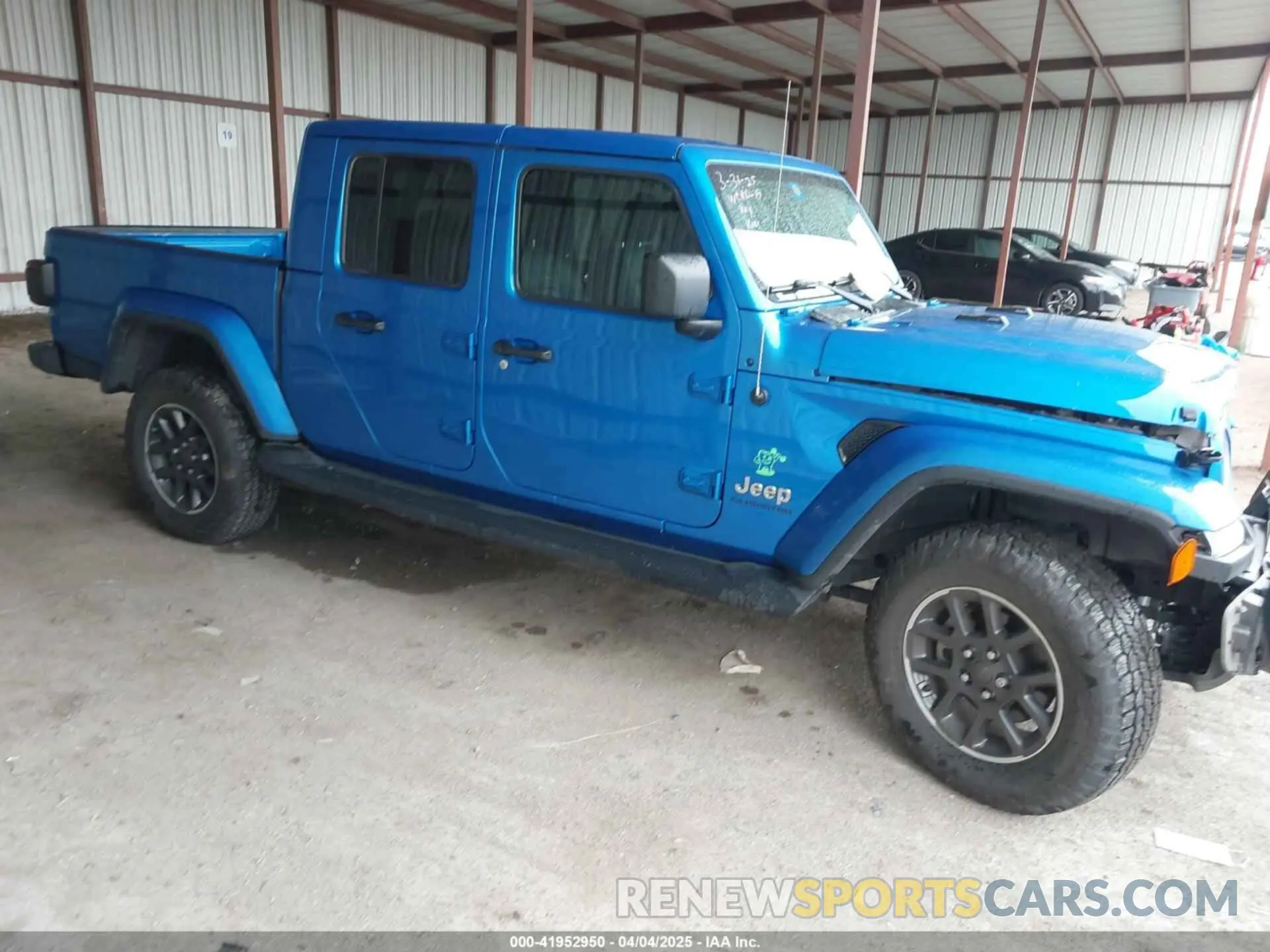 13 Photograph of a damaged car 1C6HJTFG6LL212997 JEEP GLADIATOR 2020