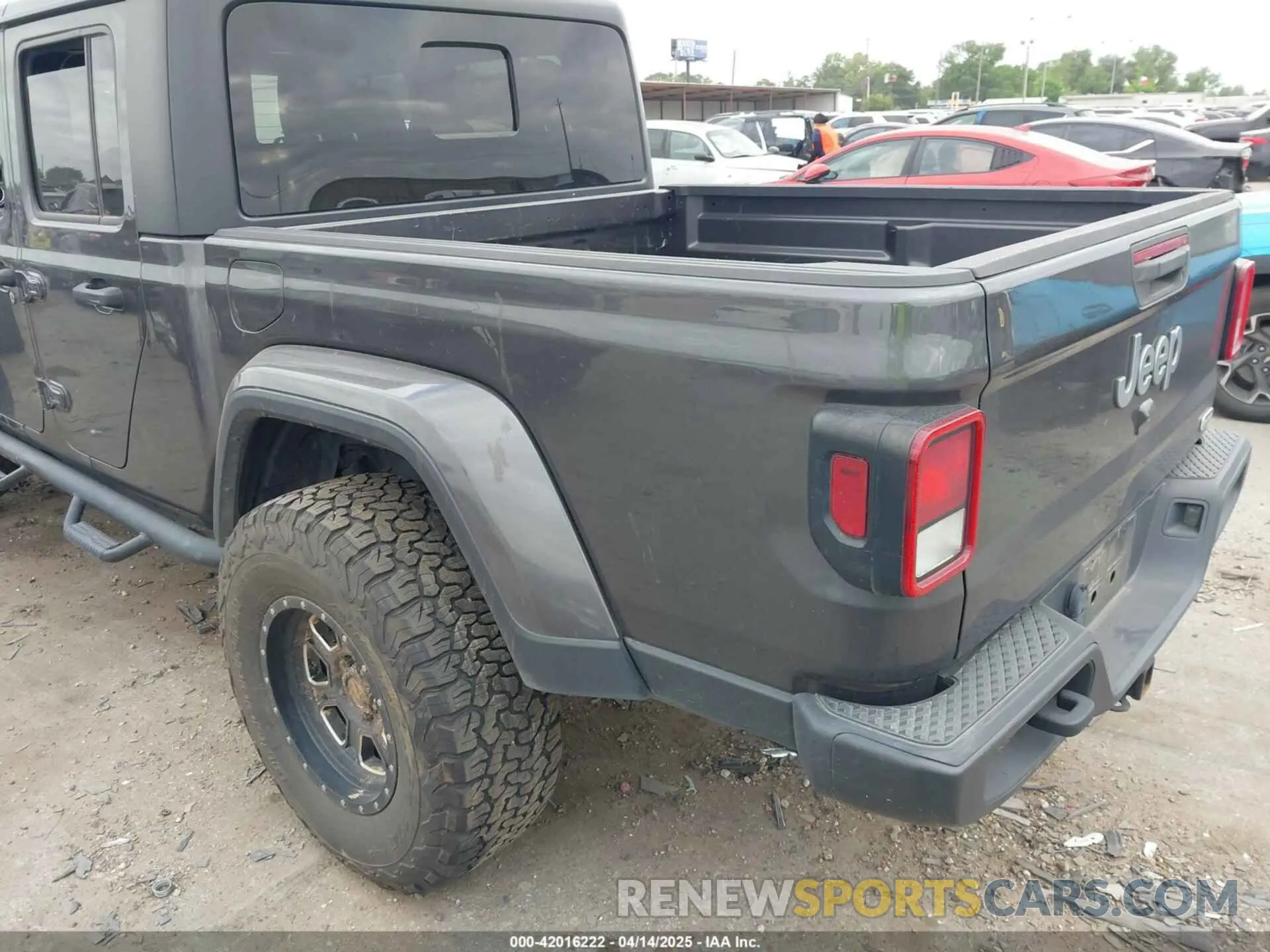 3 Photograph of a damaged car 1C6HJTFG8LL166086 JEEP GLADIATOR 2020