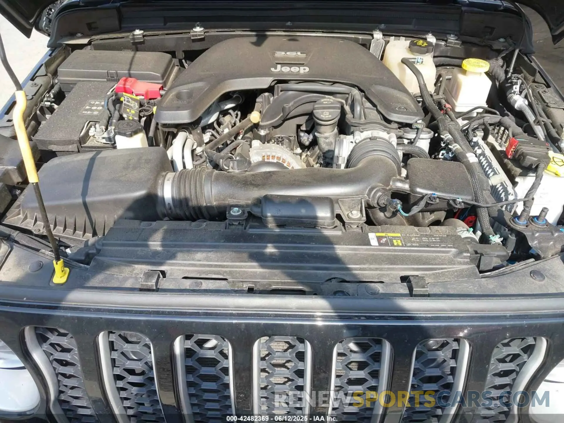 10 Photograph of a damaged car 1C6HJTFG8LL176164 JEEP GLADIATOR 2020