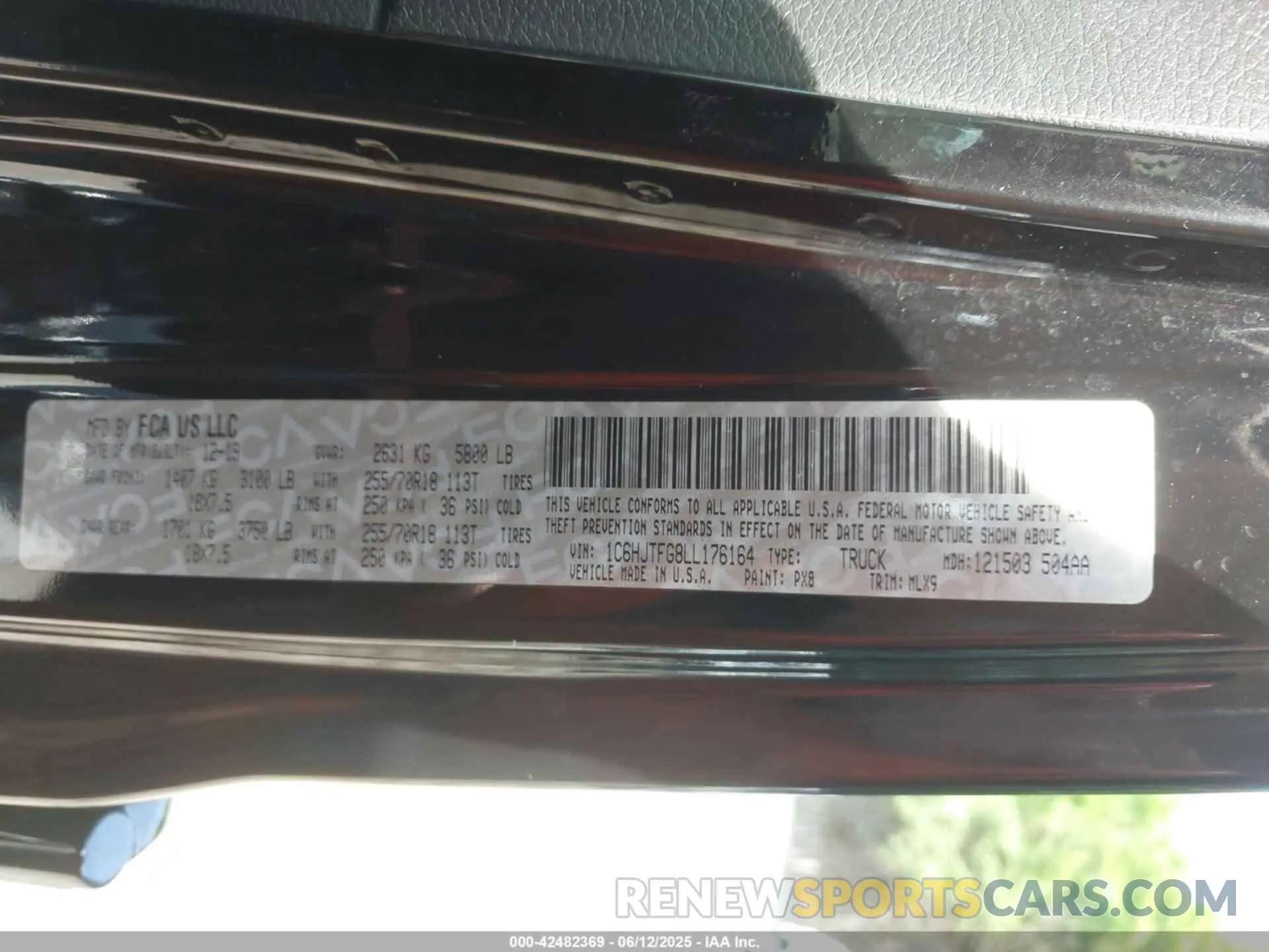 9 Photograph of a damaged car 1C6HJTFG8LL176164 JEEP GLADIATOR 2020
