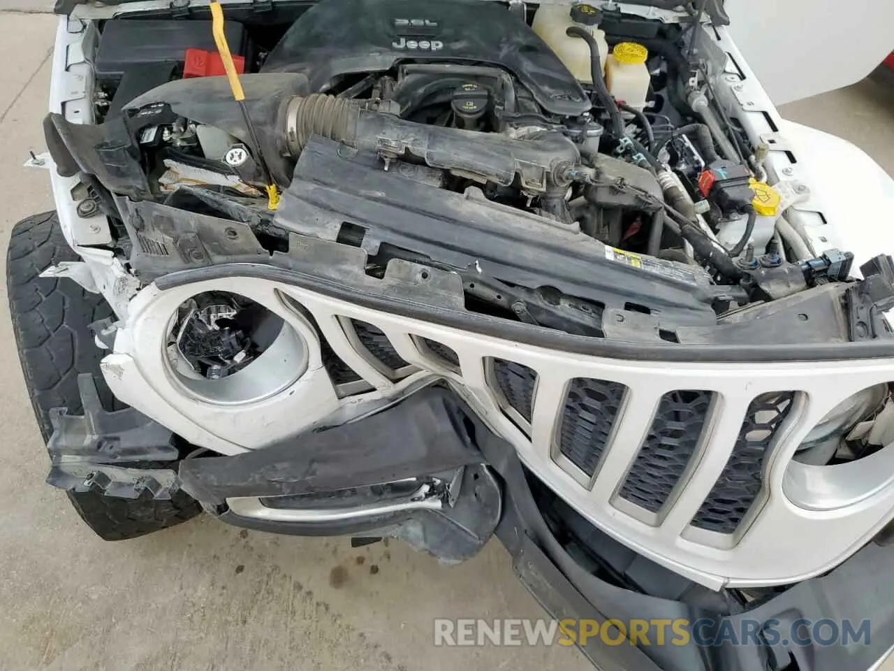 12 Photograph of a damaged car 1C6HJTFG8LL180005 JEEP GLADIATOR 2020