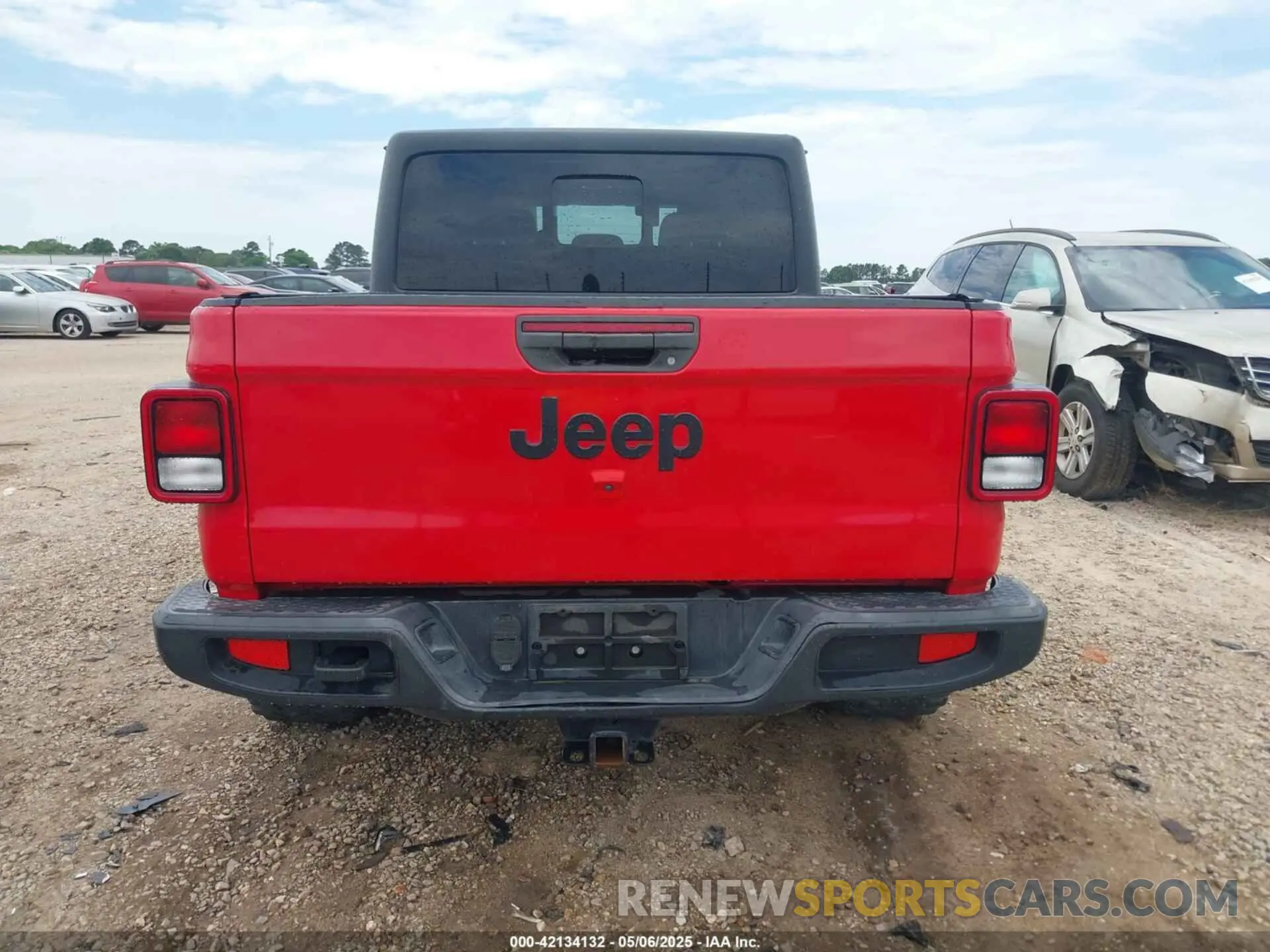 16 Photograph of a damaged car 1C6JJTAG1LL108622 JEEP GLADIATOR 2020