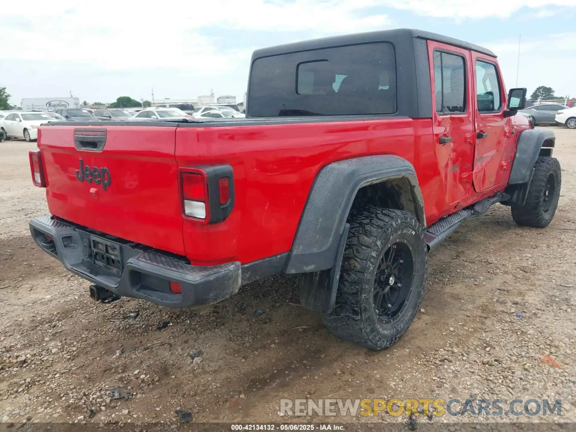 4 Photograph of a damaged car 1C6JJTAG1LL108622 JEEP GLADIATOR 2020