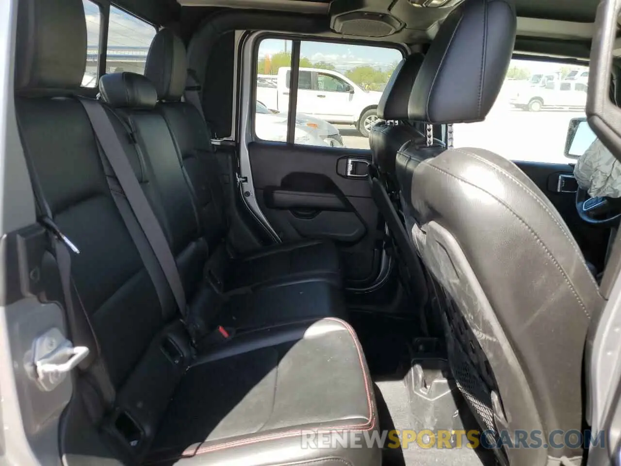 11 Photograph of a damaged car 1C6JJTBG3LL102061 JEEP GLADIATOR 2020