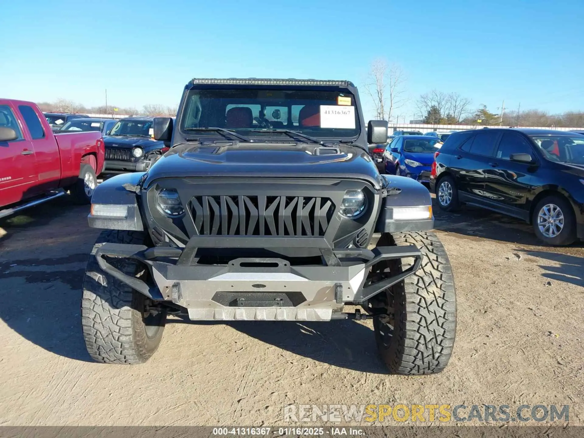 12 Photograph of a damaged car 1C6JJTBG5LL179188 JEEP GLADIATOR 2020