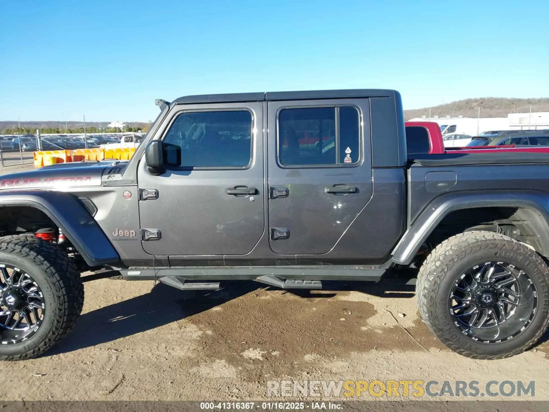 14 Photograph of a damaged car 1C6JJTBG5LL179188 JEEP GLADIATOR 2020