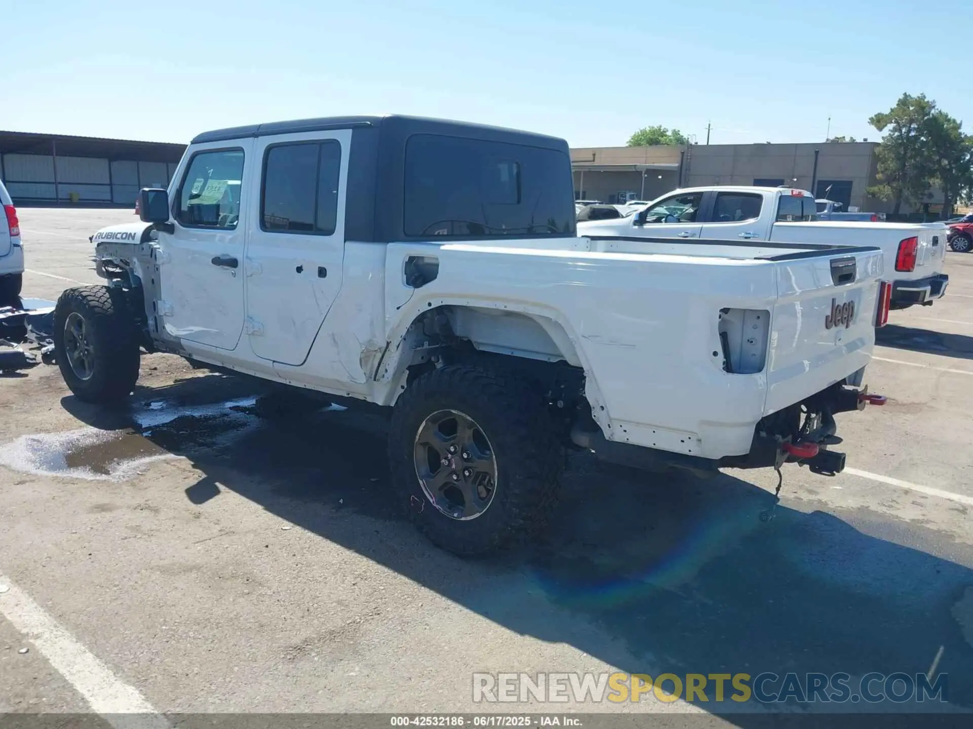 3 Photograph of a damaged car 1C6JJTBG9LL213584 JEEP GLADIATOR 2020
