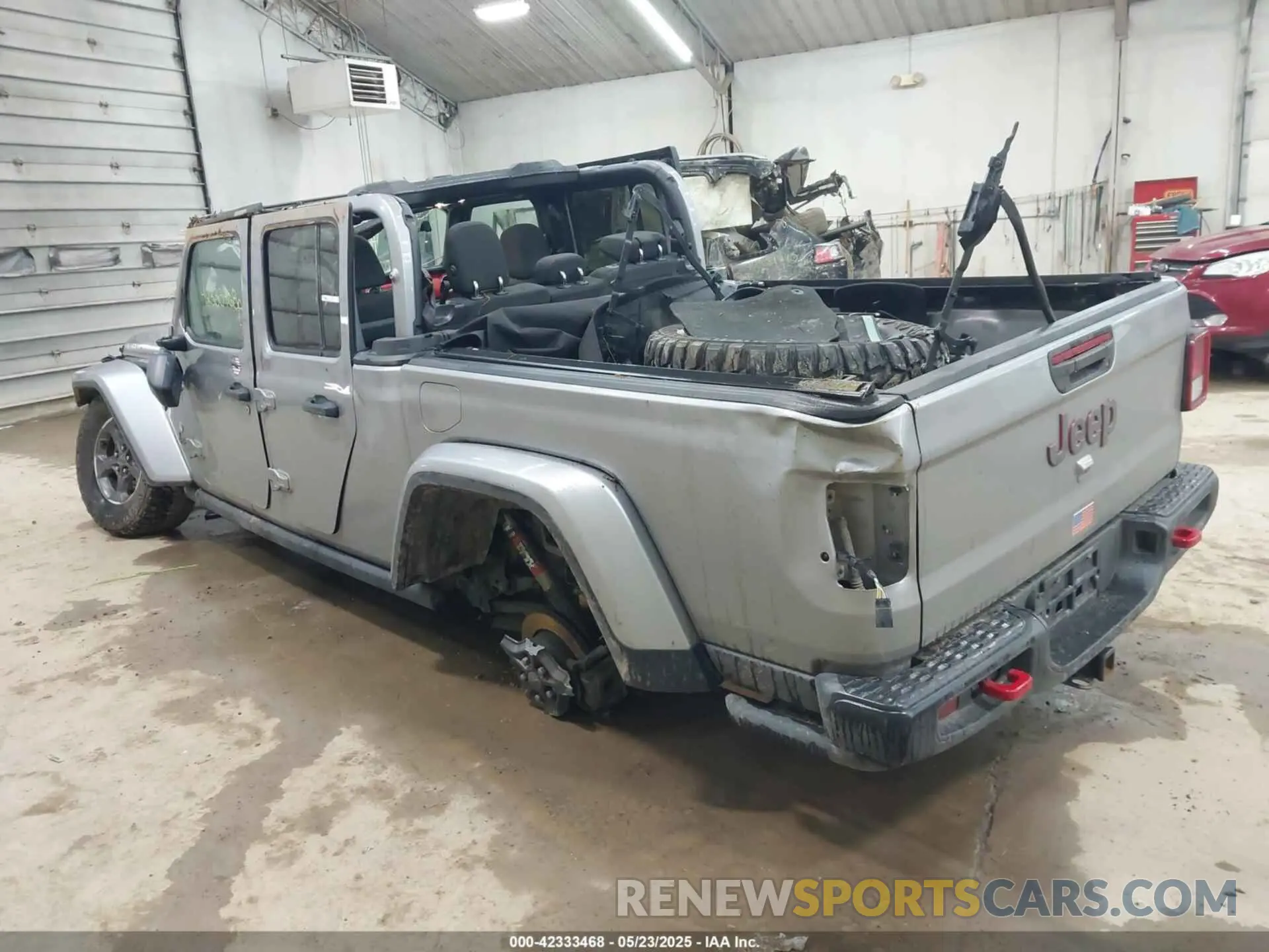 3 Photograph of a damaged car 1C6JJTBGXLL136627 JEEP GLADIATOR 2020