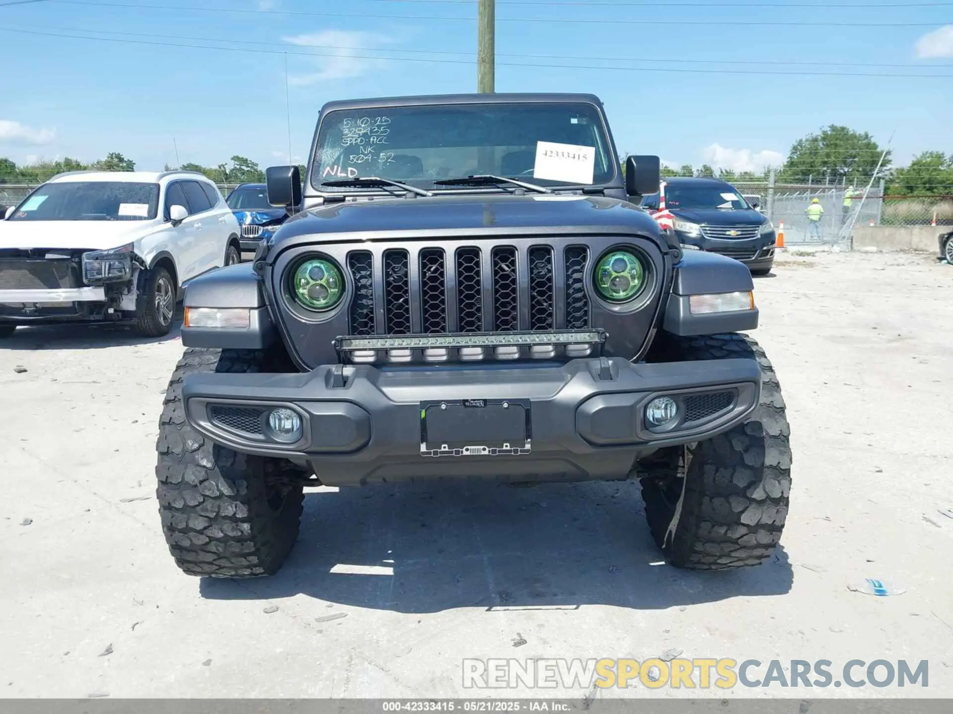 12 Photograph of a damaged car 1C6HJTAG2ML512027 JEEP GLADIATOR 2021