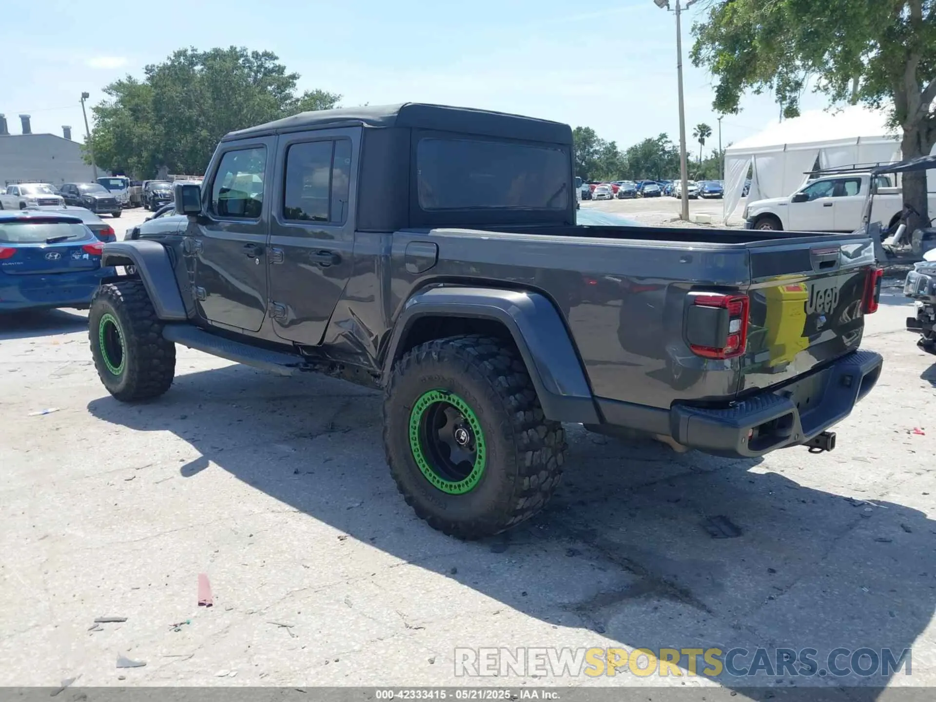 3 Photograph of a damaged car 1C6HJTAG2ML512027 JEEP GLADIATOR 2021