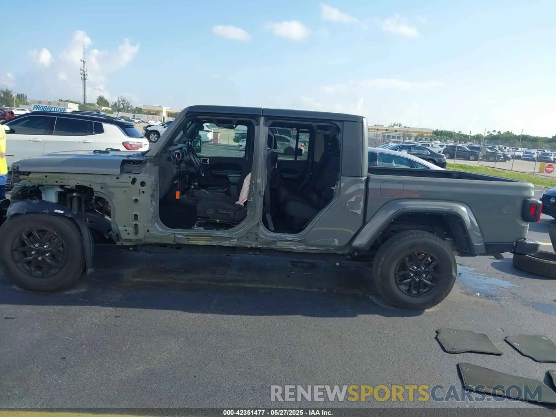 15 Photograph of a damaged car 1C6HJTAG4ML624568 JEEP GLADIATOR 2021
