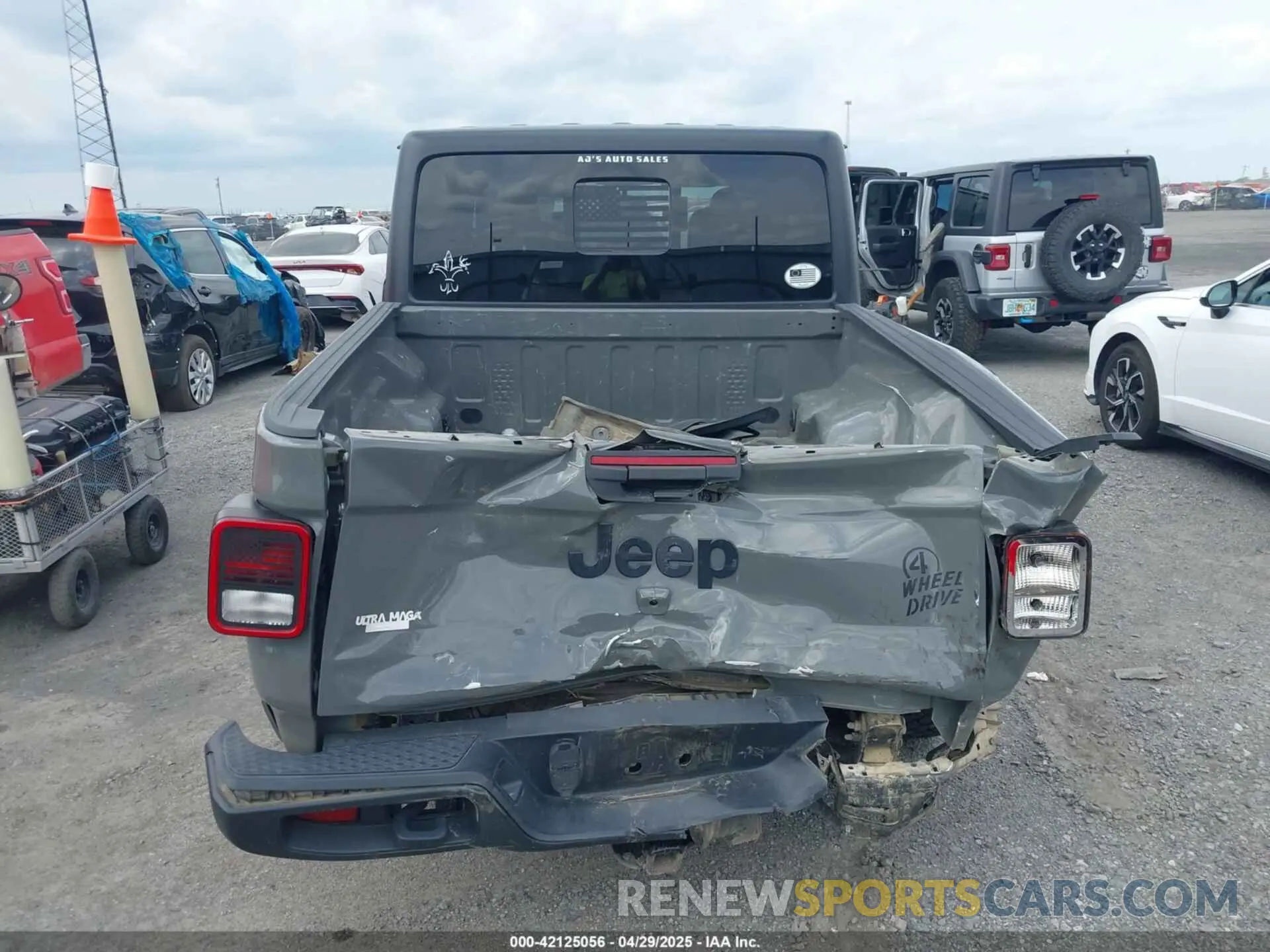 16 Photograph of a damaged car 1C6HJTAG5ML570892 JEEP GLADIATOR 2021