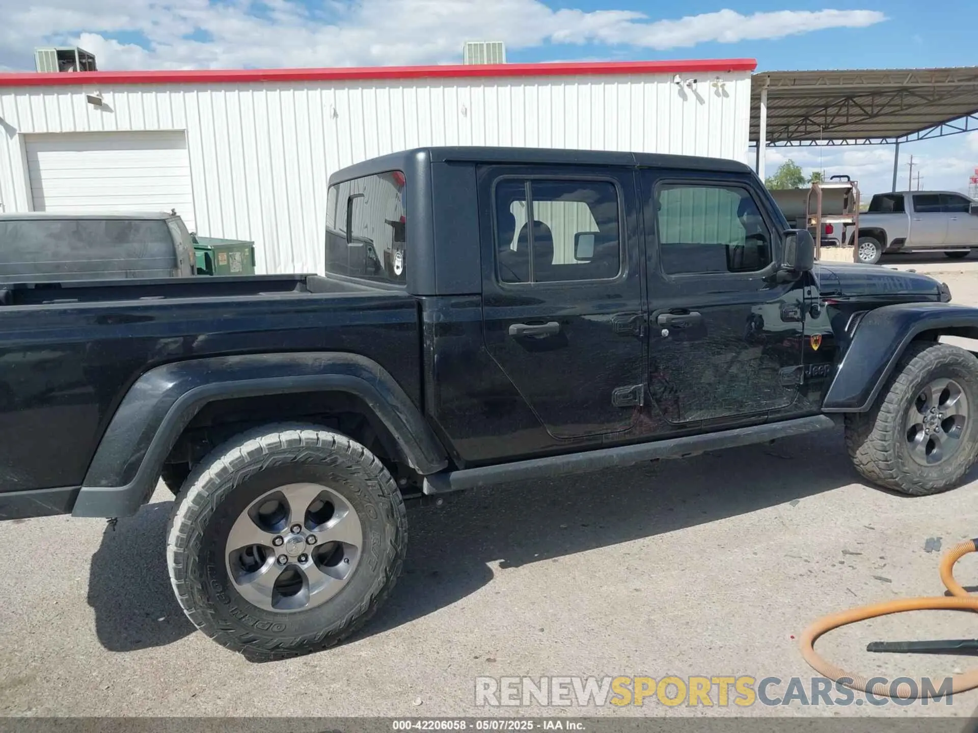 12 Photograph of a damaged car 1C6HJTAG7ML523718 JEEP GLADIATOR 2021