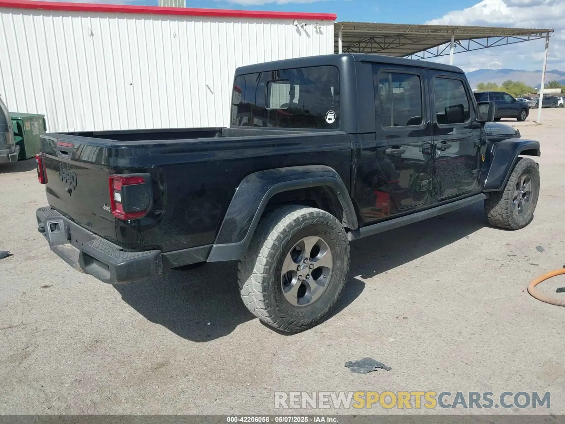4 Photograph of a damaged car 1C6HJTAG7ML523718 JEEP GLADIATOR 2021