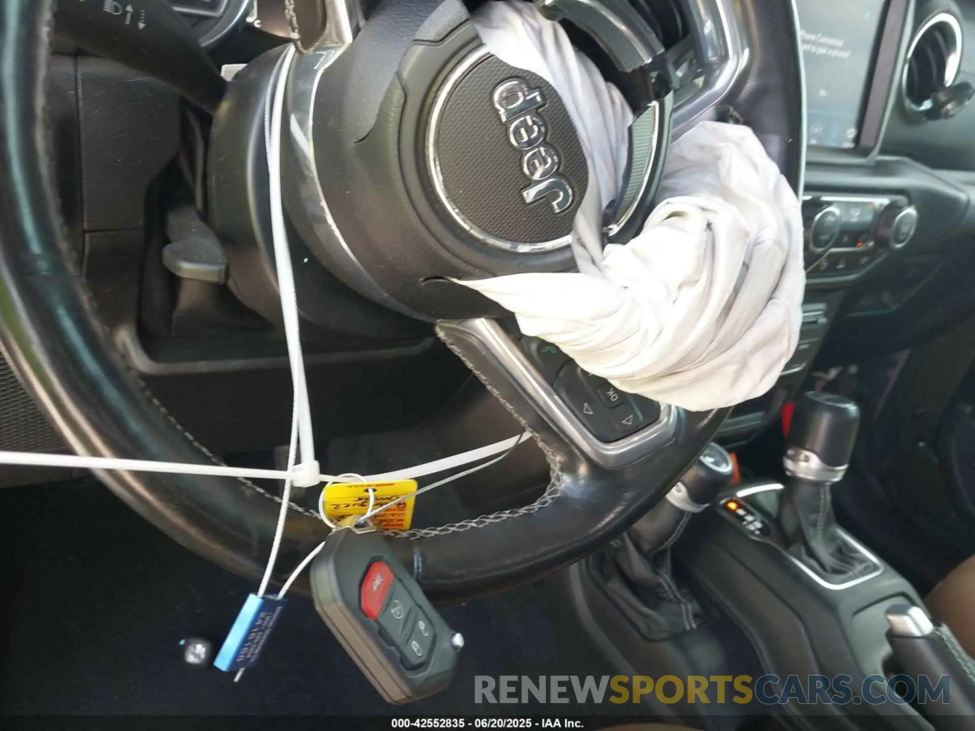 11 Photograph of a damaged car 1C6HJTFG1ML591229 JEEP GLADIATOR 2021