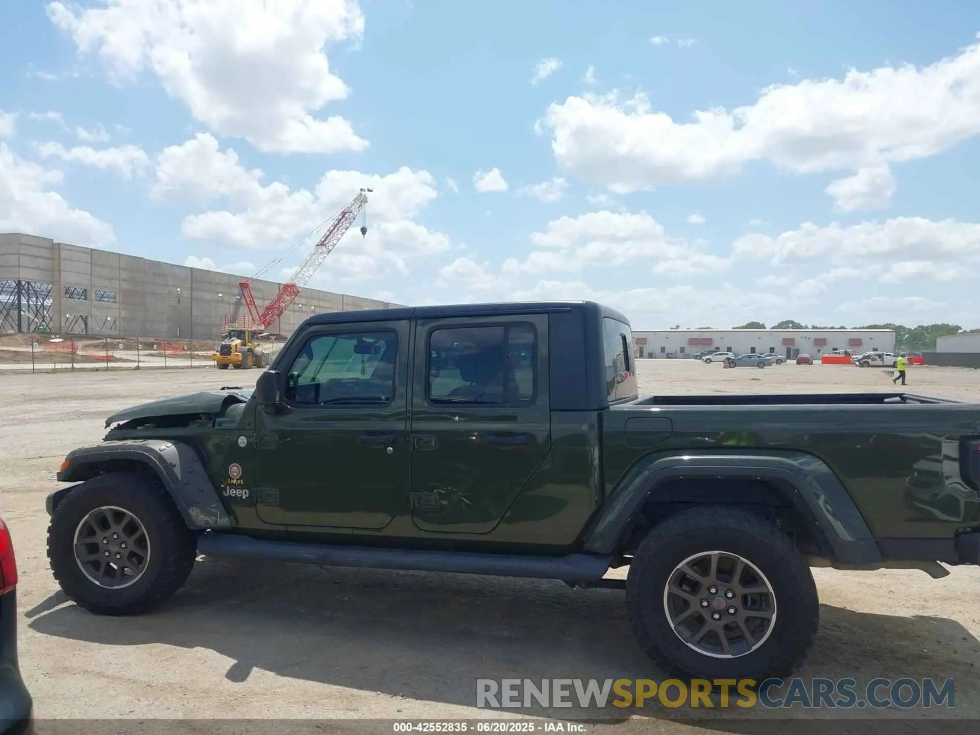 14 Photograph of a damaged car 1C6HJTFG1ML591229 JEEP GLADIATOR 2021