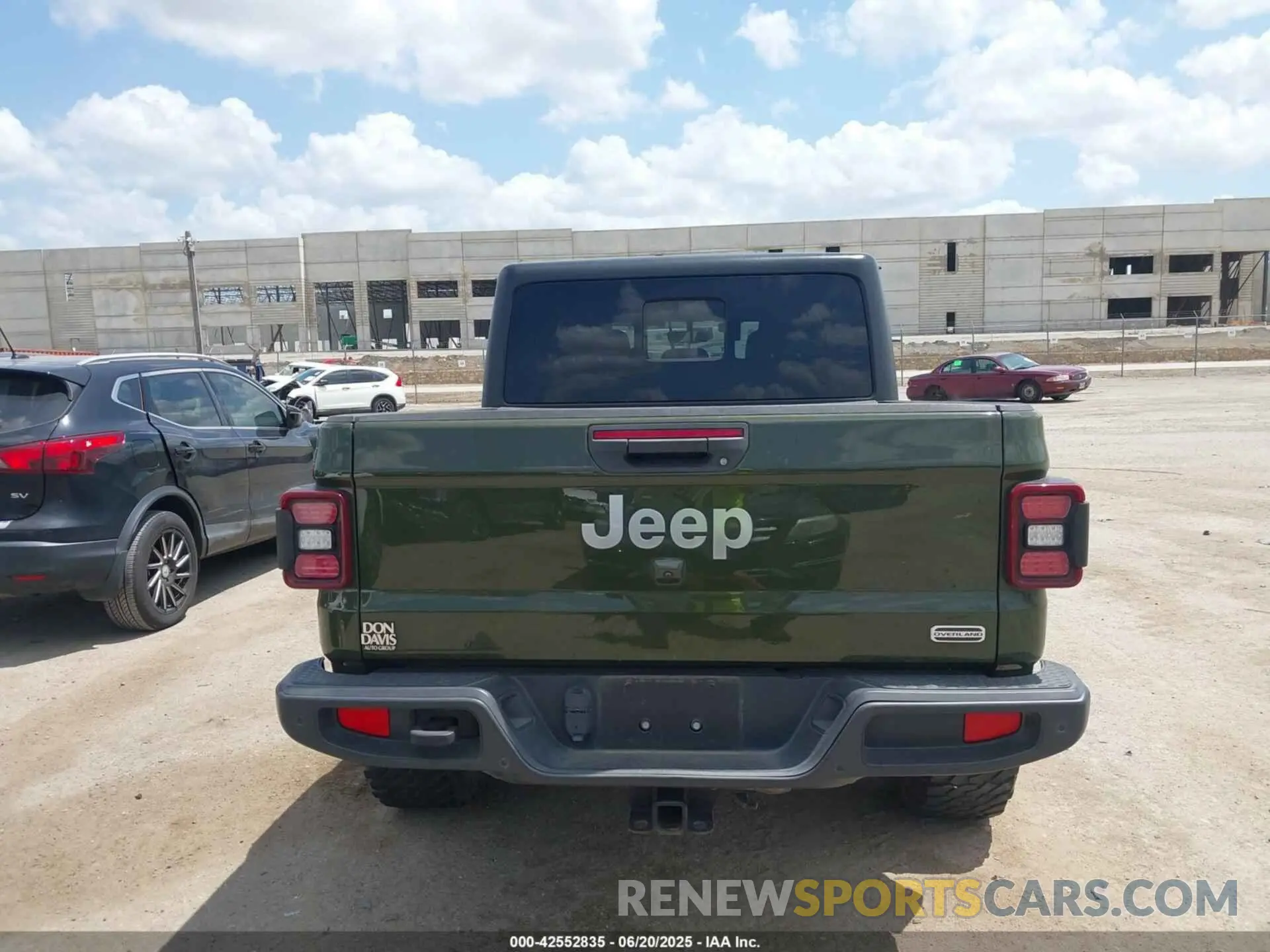 16 Photograph of a damaged car 1C6HJTFG1ML591229 JEEP GLADIATOR 2021