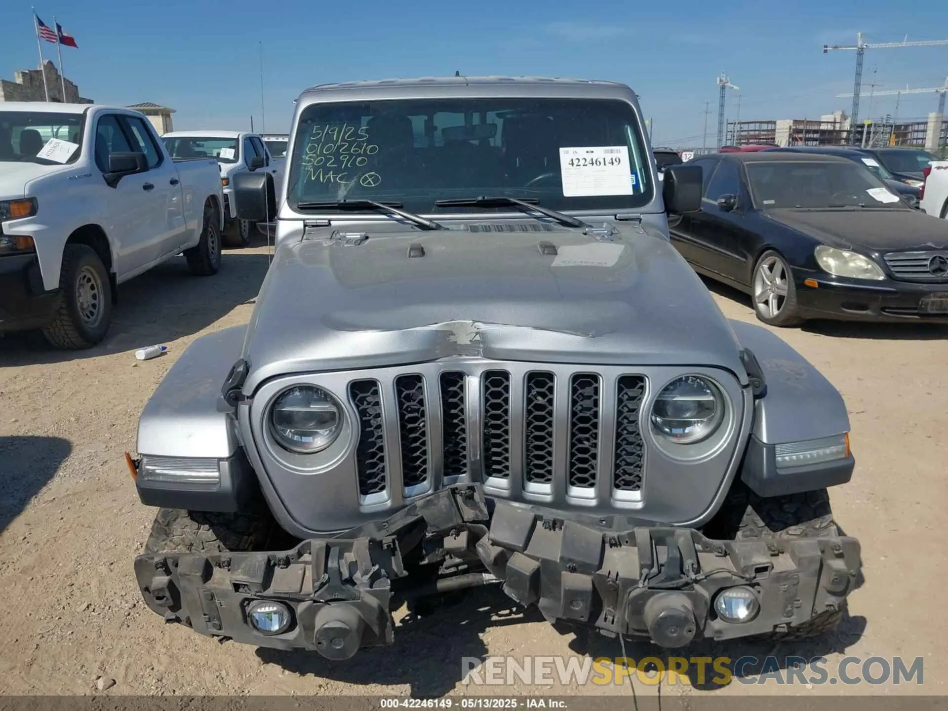 12 Photograph of a damaged car 1C6HJTFG3ML502910 JEEP GLADIATOR 2021