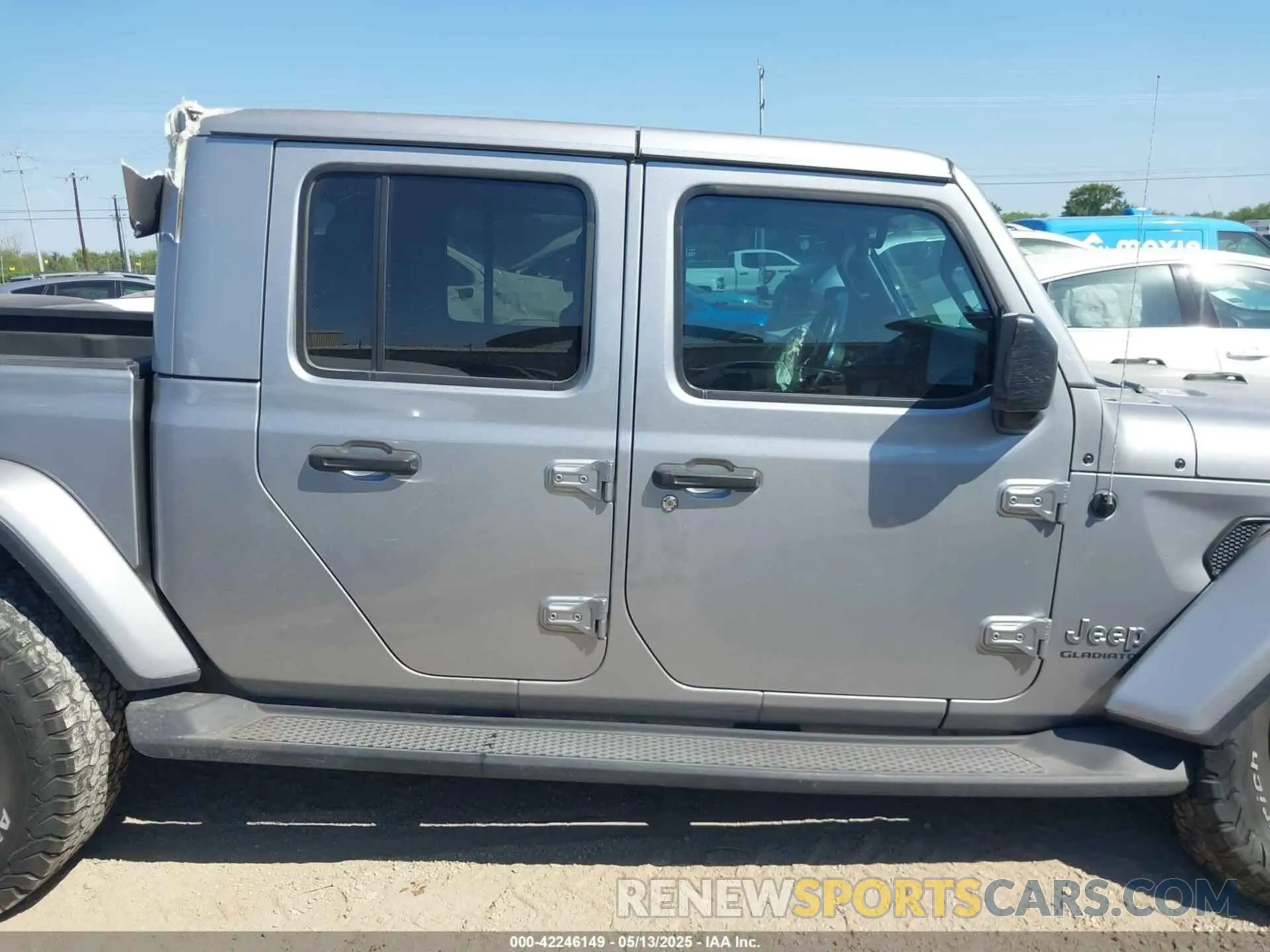 13 Photograph of a damaged car 1C6HJTFG3ML502910 JEEP GLADIATOR 2021