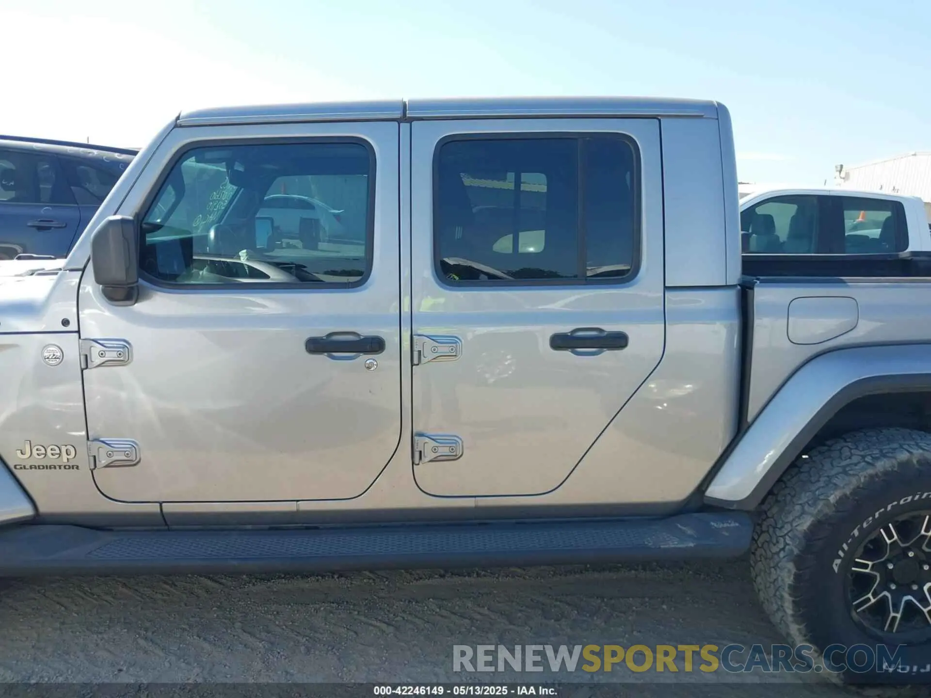 14 Photograph of a damaged car 1C6HJTFG3ML502910 JEEP GLADIATOR 2021