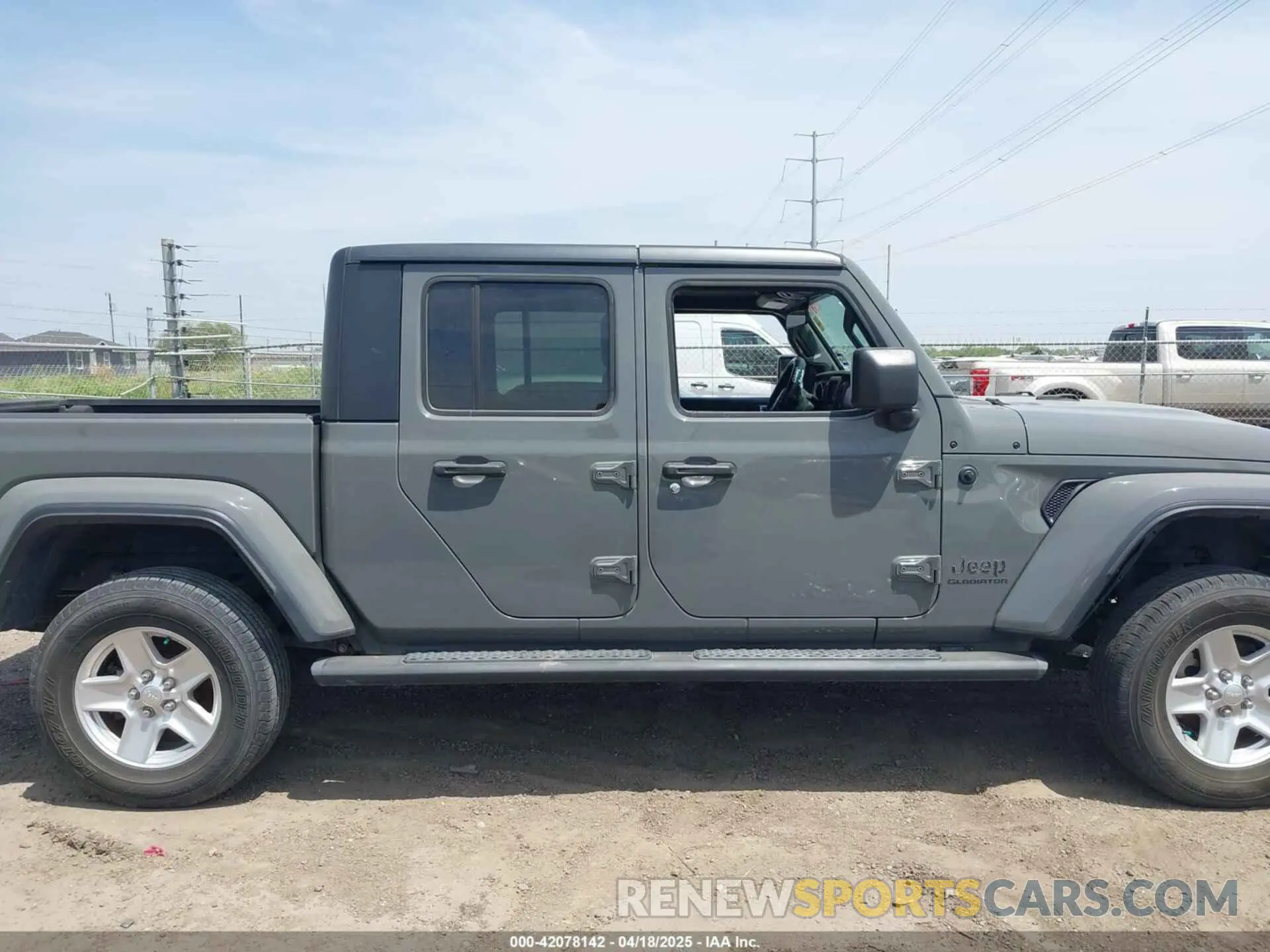 12 Photograph of a damaged car 1C6JJTAG9ML538769 JEEP GLADIATOR 2021