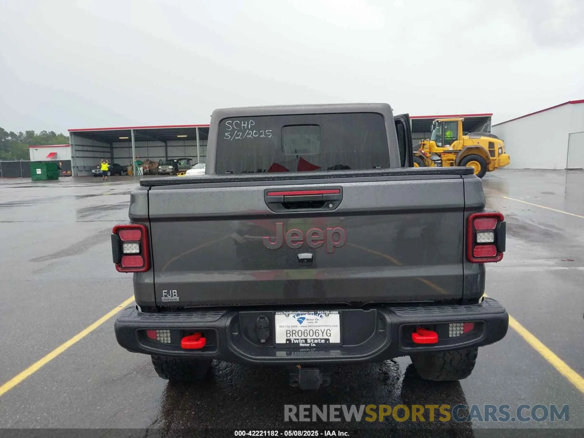16 Photograph of a damaged car 1C6JJTBG1ML607775 JEEP GLADIATOR 2021