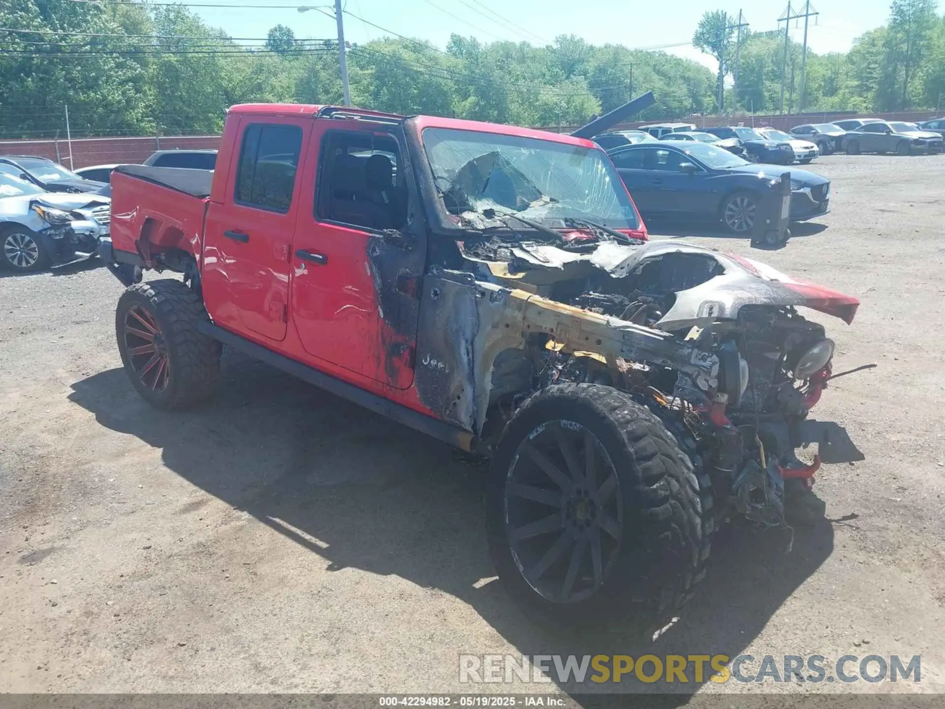 12 Photograph of a damaged car 1C6JJTBG4ML538371 JEEP GLADIATOR 2021