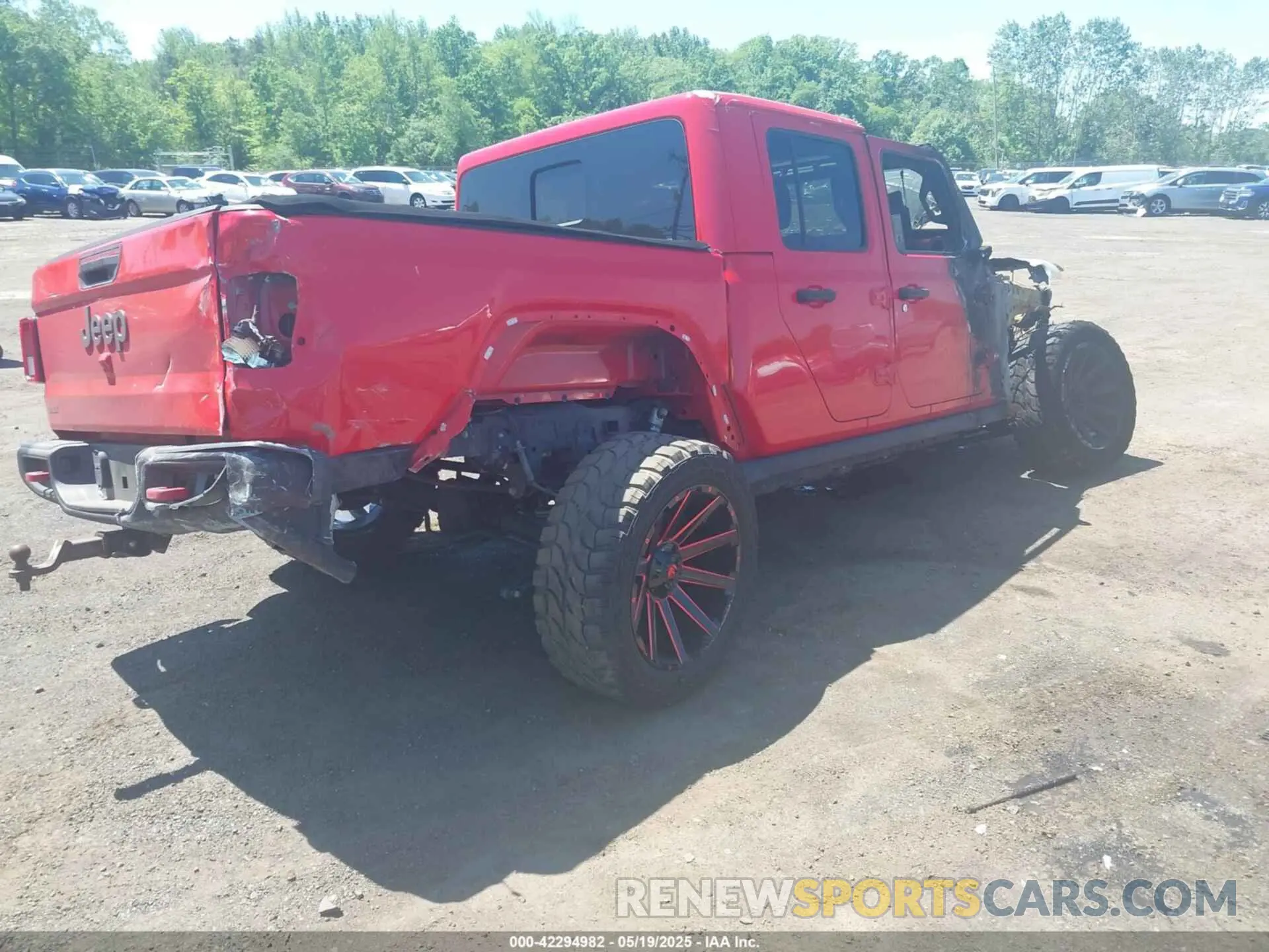 4 Photograph of a damaged car 1C6JJTBG4ML538371 JEEP GLADIATOR 2021