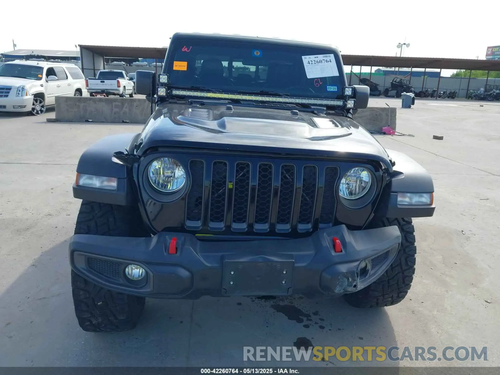 12 Photograph of a damaged car 1C6JJTBG6ML535939 JEEP GLADIATOR 2021