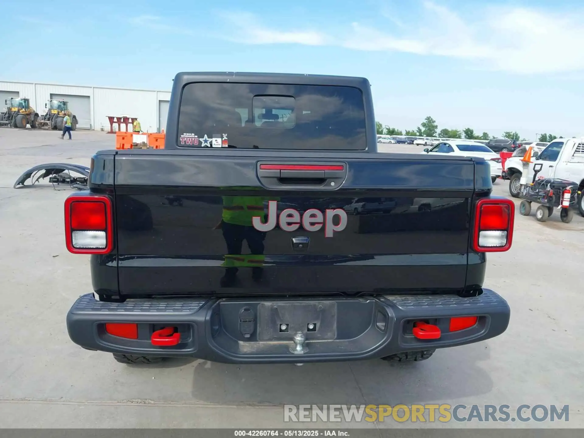 16 Photograph of a damaged car 1C6JJTBG6ML535939 JEEP GLADIATOR 2021
