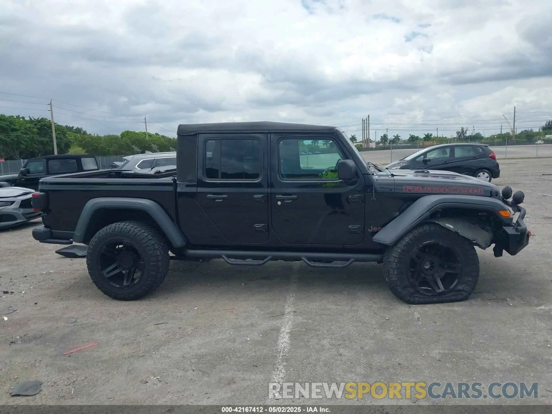 13 Photograph of a damaged car 1C6JJTBG6ML622904 JEEP GLADIATOR 2021