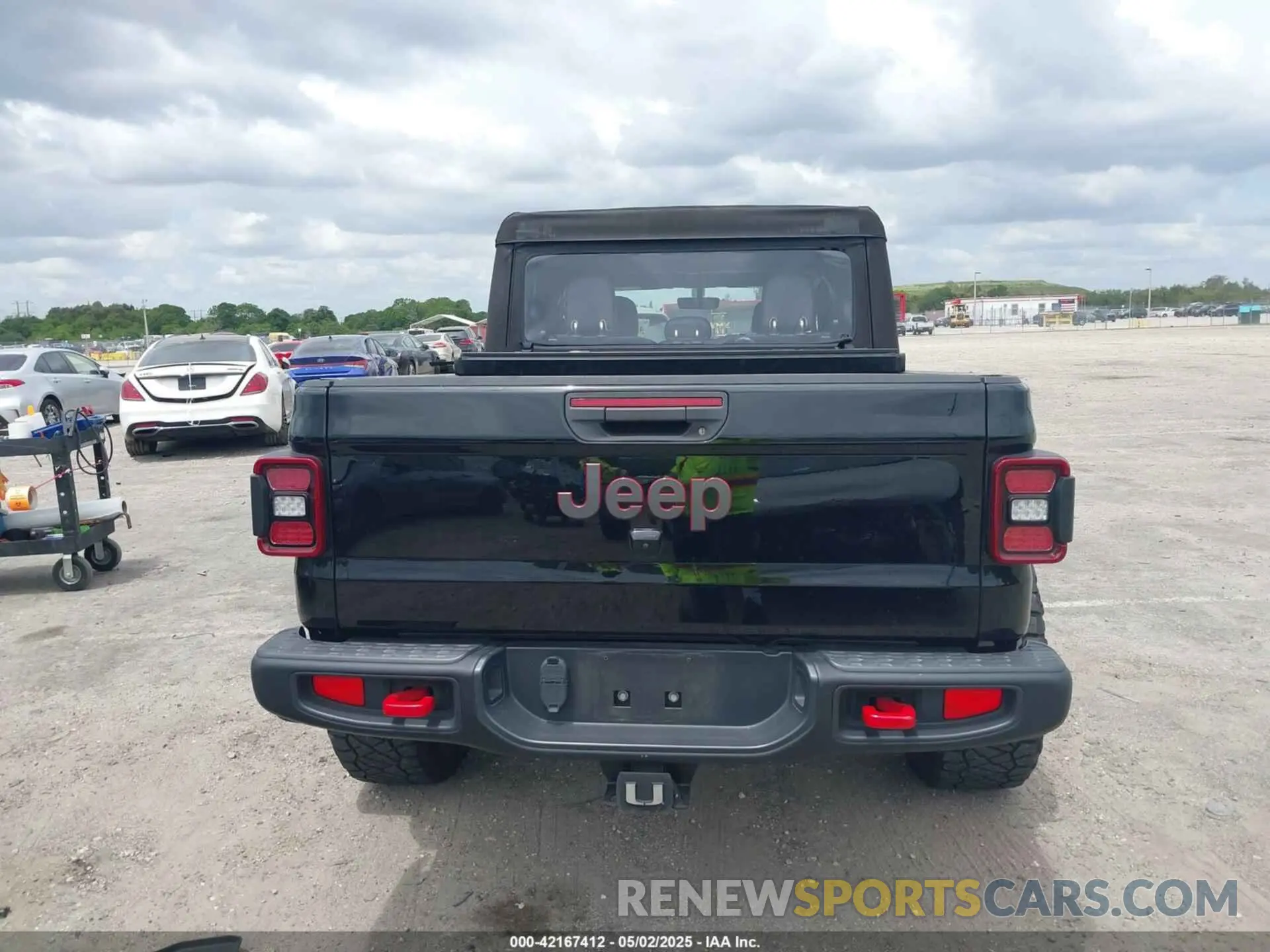 16 Photograph of a damaged car 1C6JJTBG6ML622904 JEEP GLADIATOR 2021