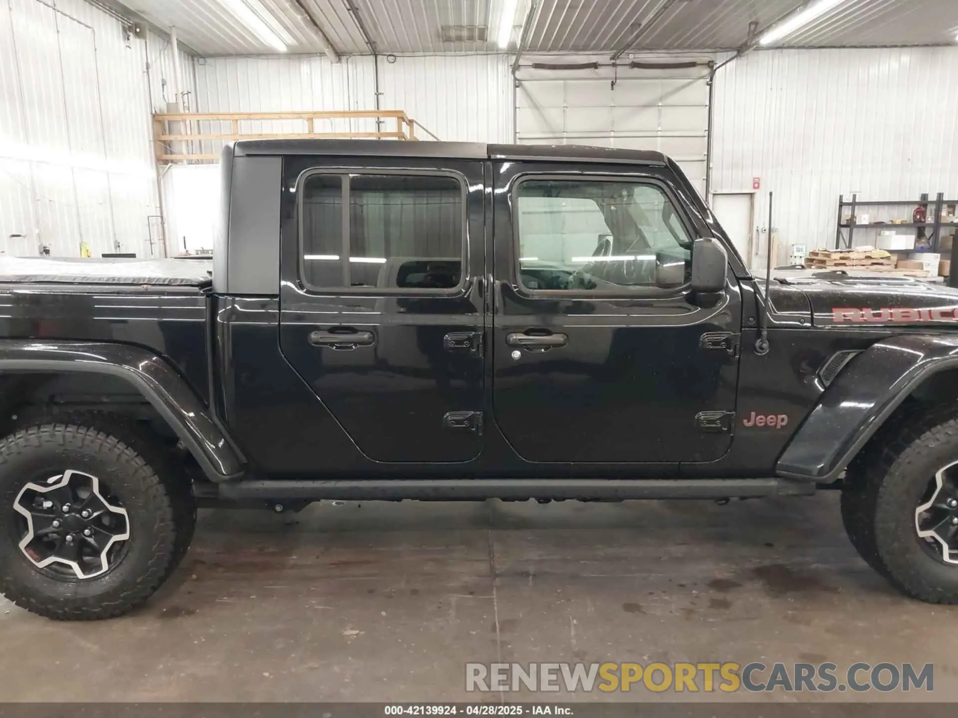 14 Photograph of a damaged car 1C6JJTBGXML529108 JEEP GLADIATOR 2021
