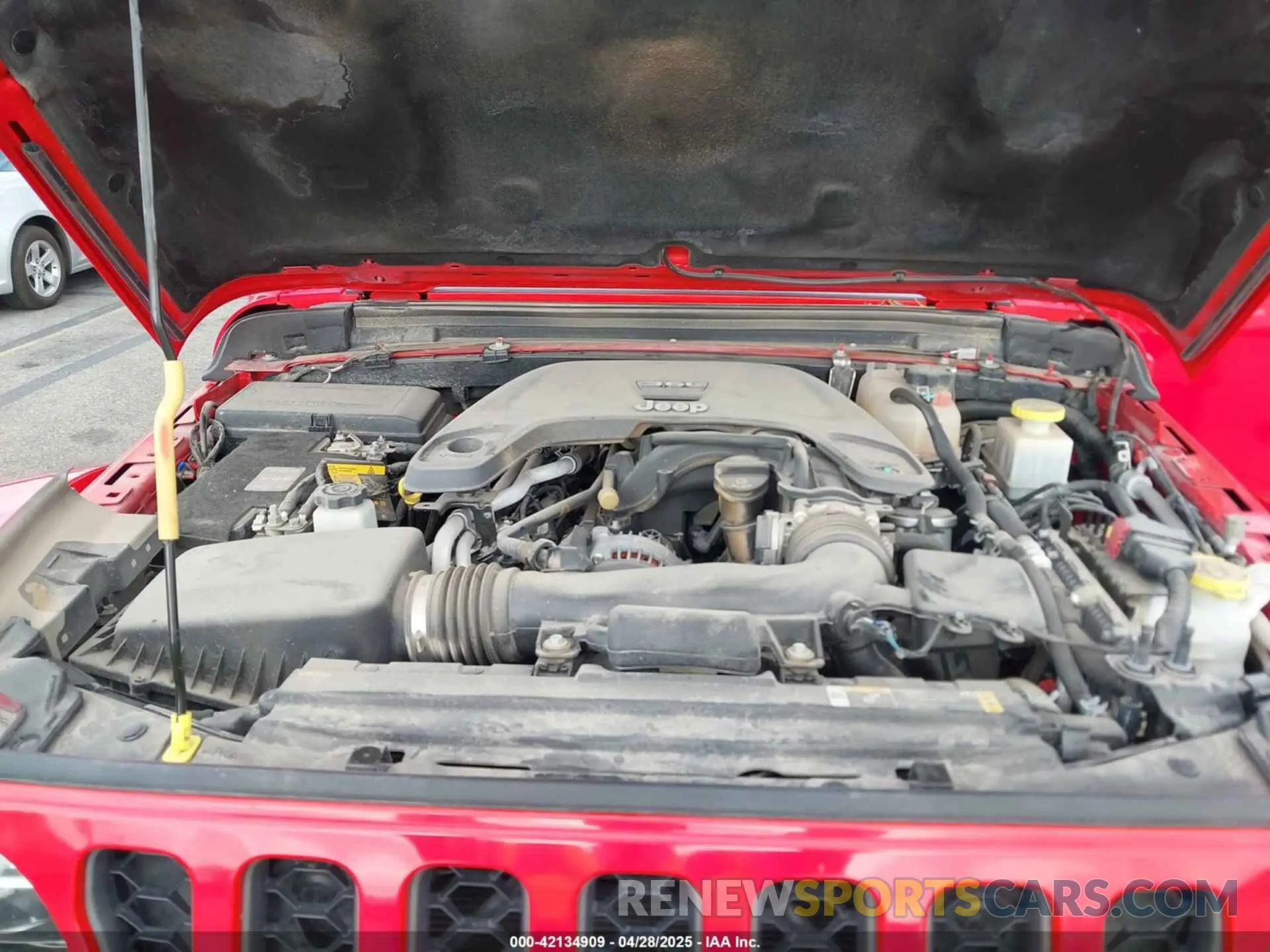 10 Photograph of a damaged car 1C6JJTBGXML572976 JEEP GLADIATOR 2021