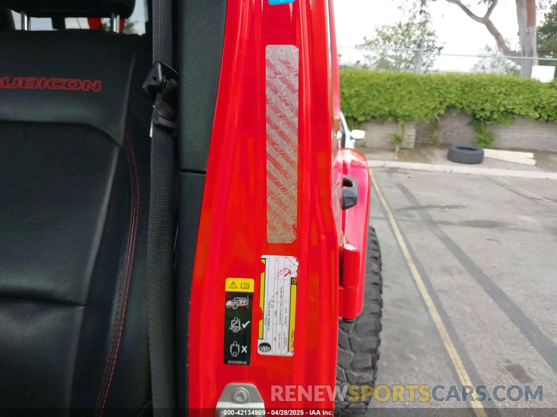 6 Photograph of a damaged car 1C6JJTBGXML572976 JEEP GLADIATOR 2021