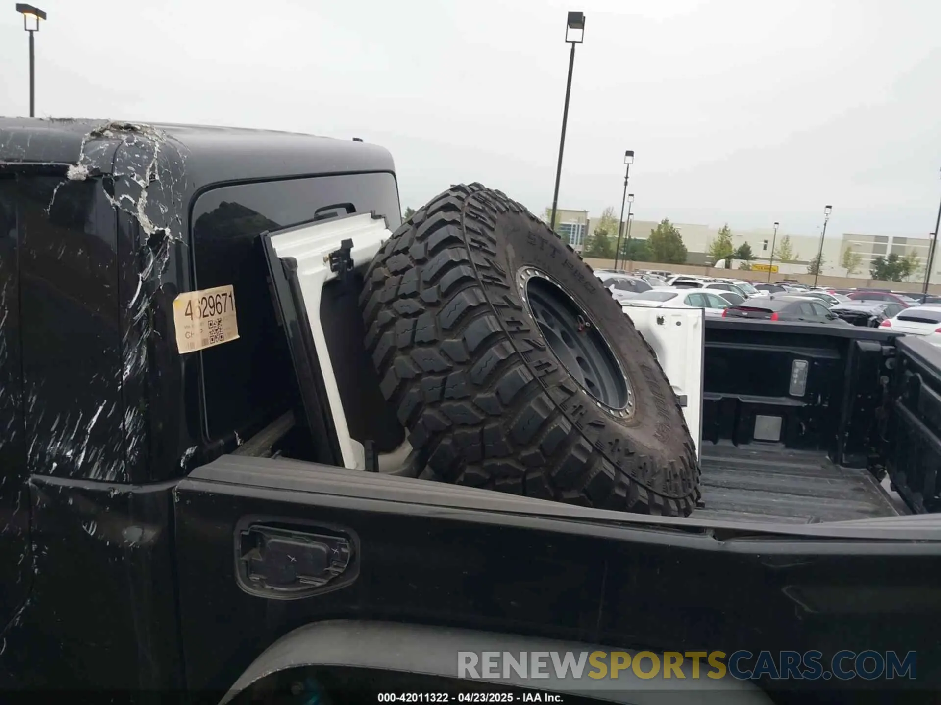 12 Photograph of a damaged car 1C6JJTEG7ML522371 JEEP GLADIATOR 2021