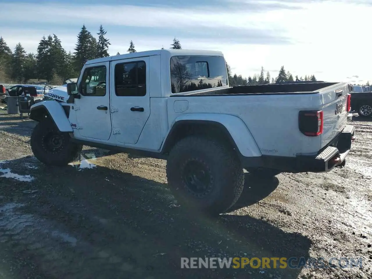2 Photograph of a damaged car 1C6JJTEG7ML581050 JEEP GLADIATOR 2021