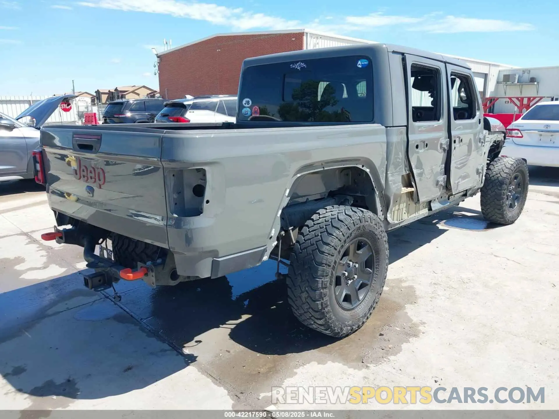 4 Photograph of a damaged car 1C6JJTEG8ML515686 JEEP GLADIATOR 2021