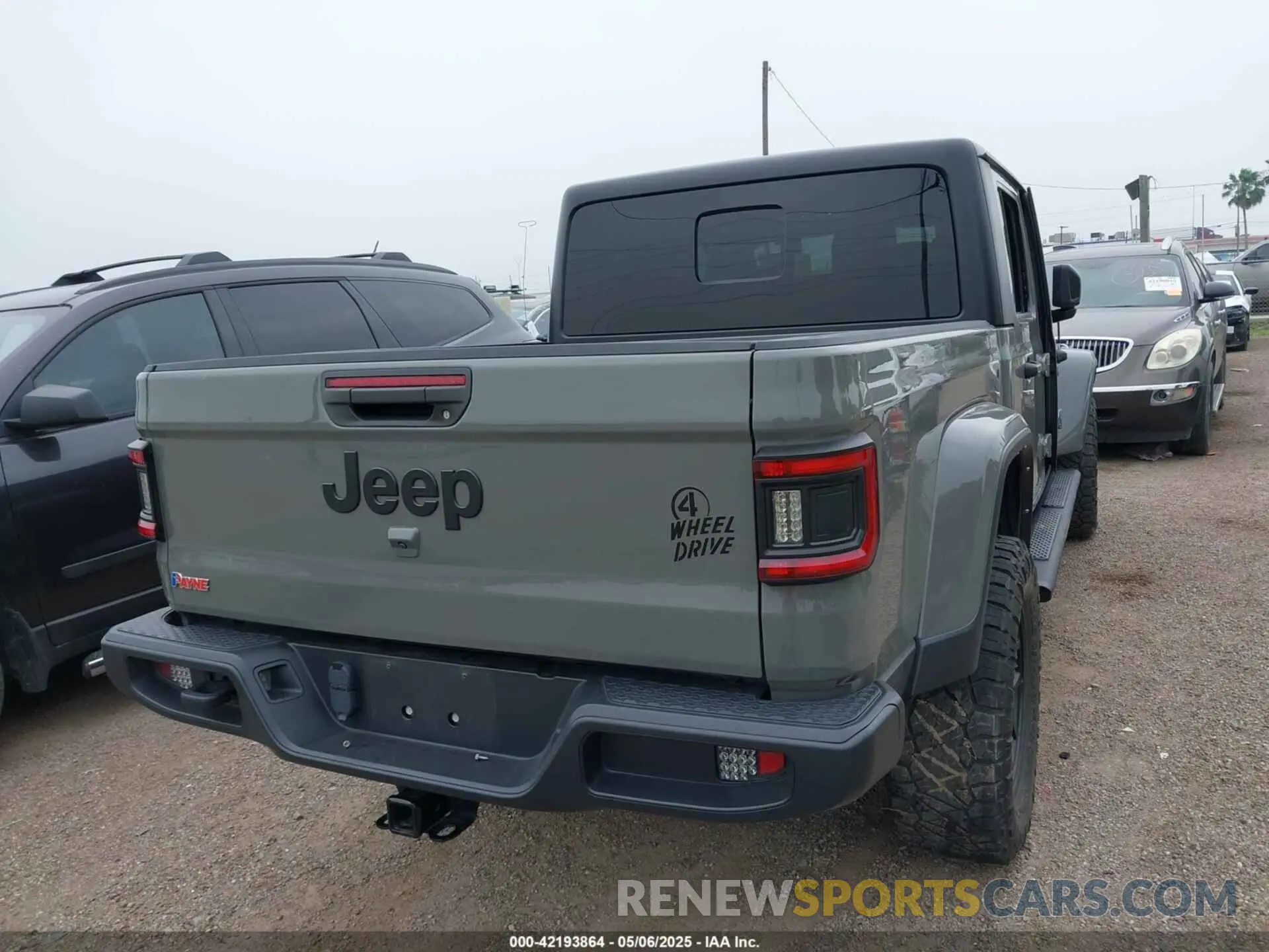 4 Photograph of a damaged car 1C6HJTAG2NL176011 JEEP GLADIATOR 2022