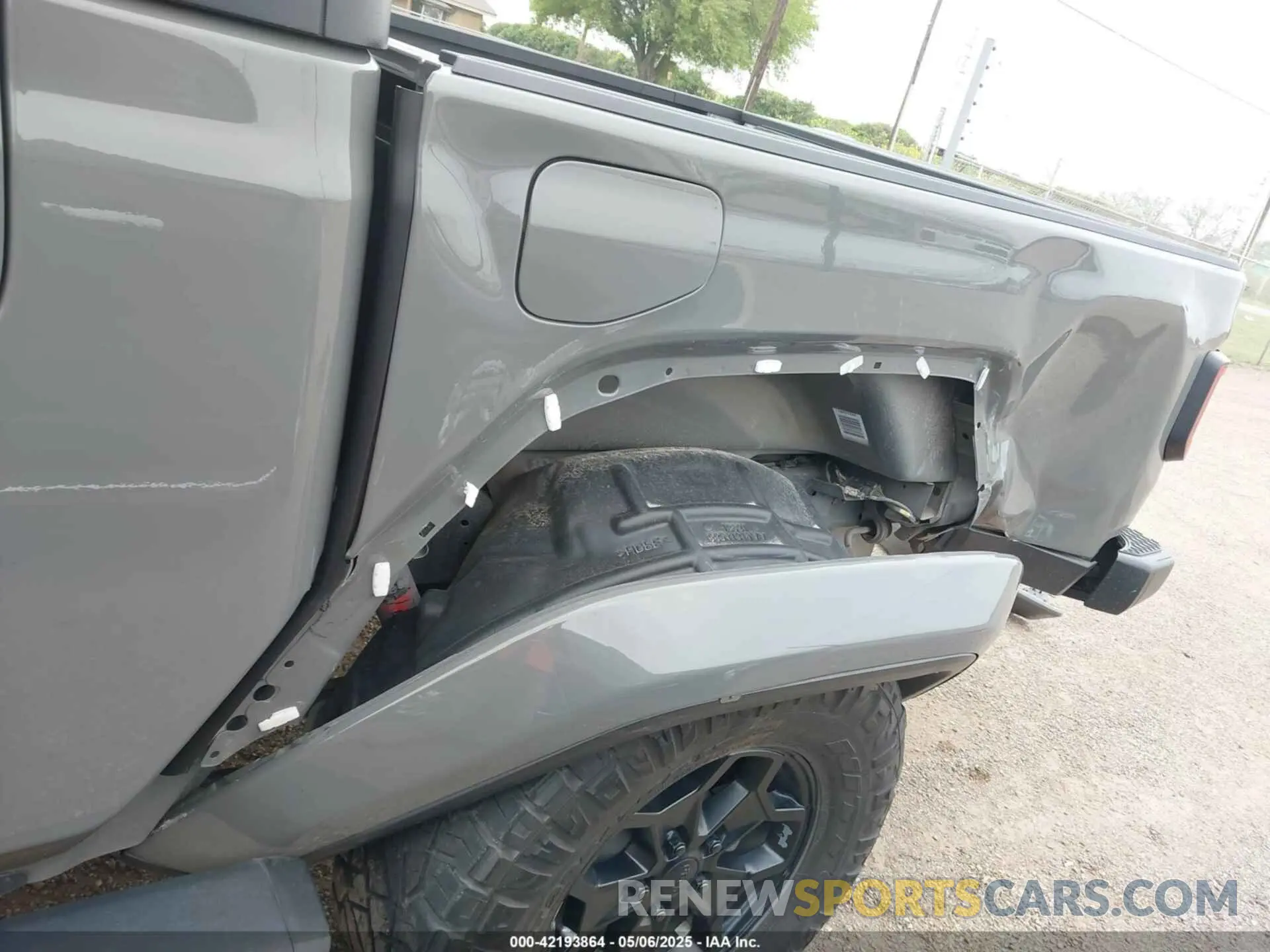 6 Photograph of a damaged car 1C6HJTAG2NL176011 JEEP GLADIATOR 2022