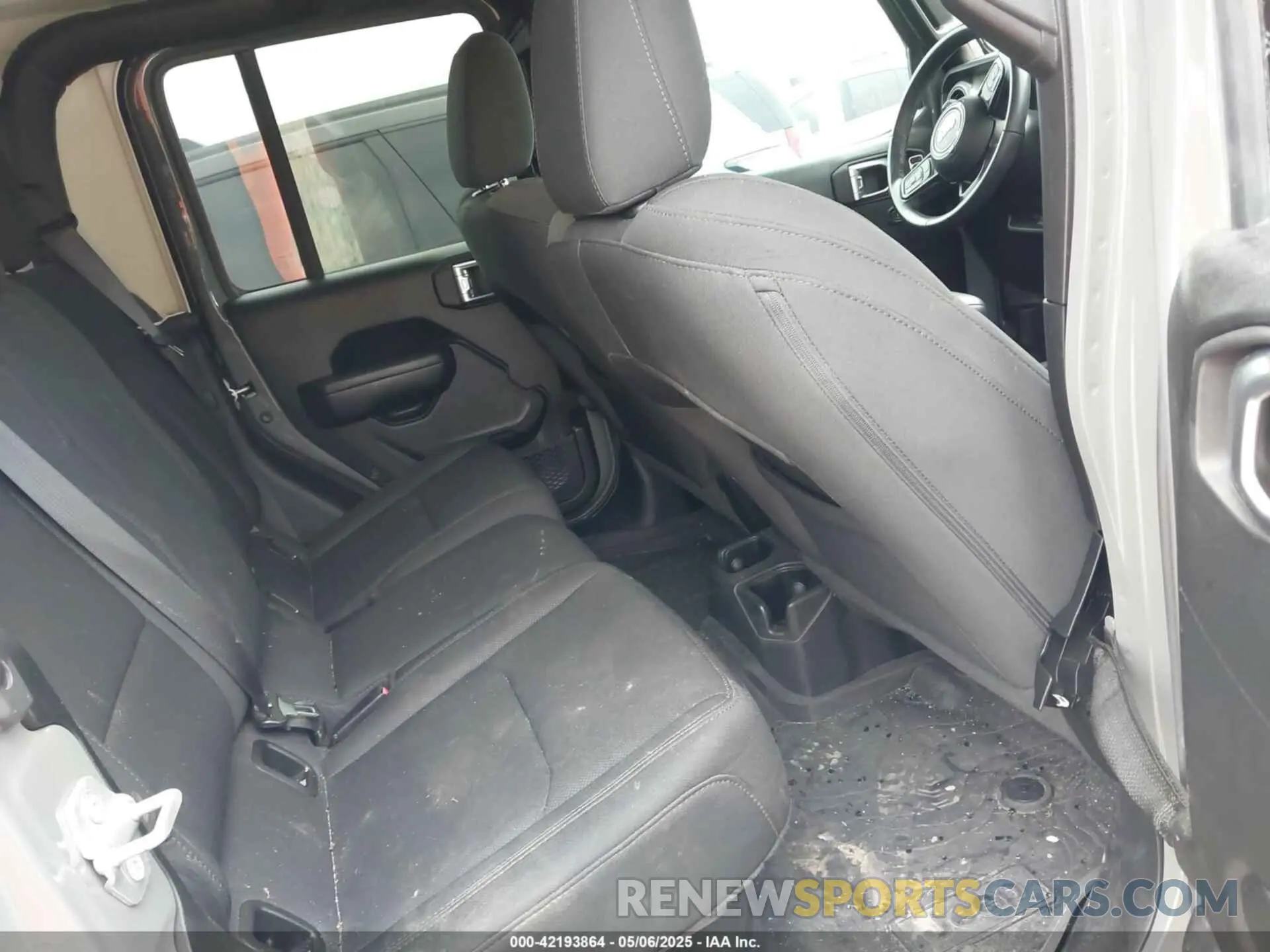 8 Photograph of a damaged car 1C6HJTAG2NL176011 JEEP GLADIATOR 2022